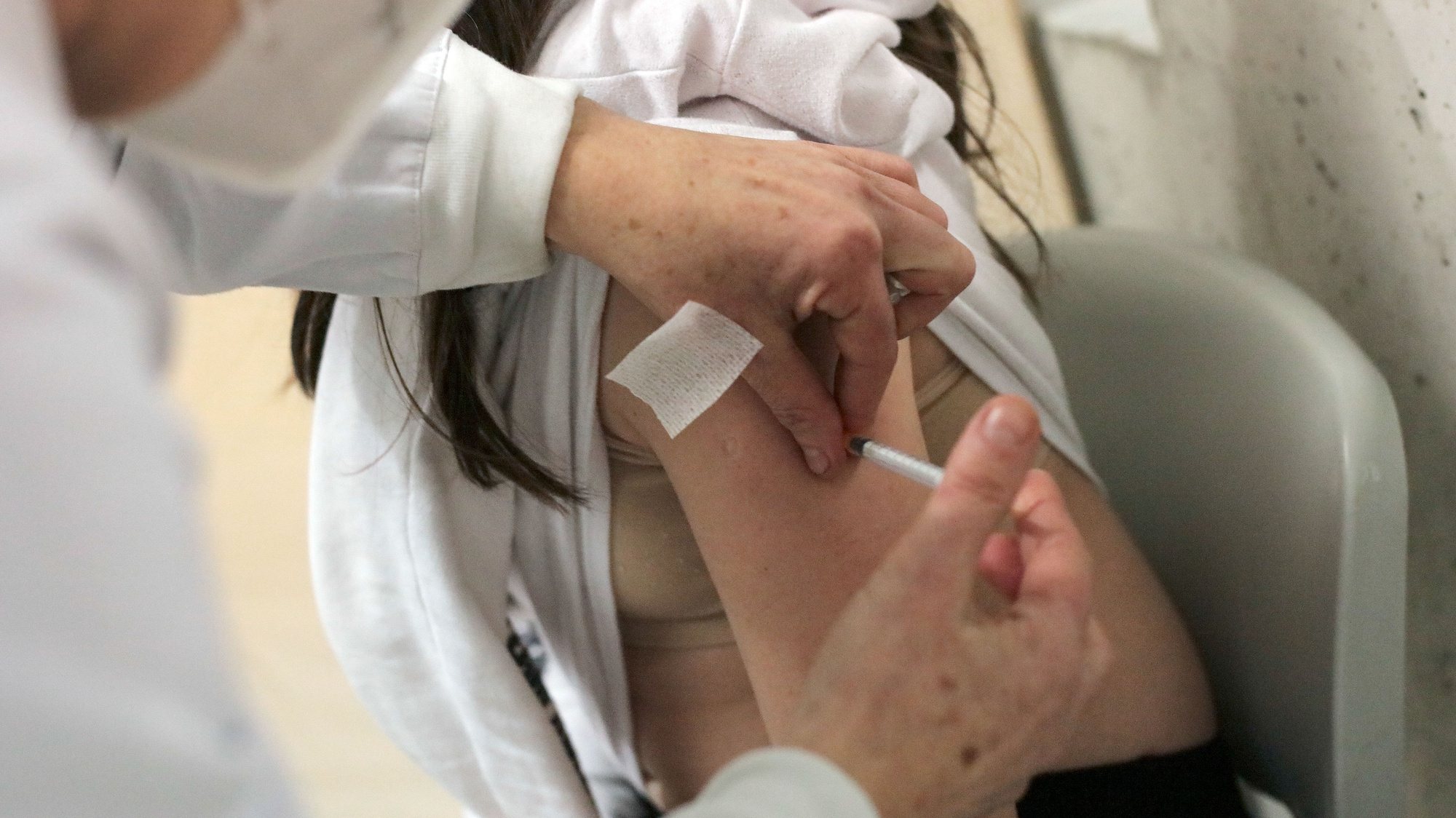 O início do processo de vacinação de crianças, no centro de vacinação no Pavilhão Multiusos de Gondomar