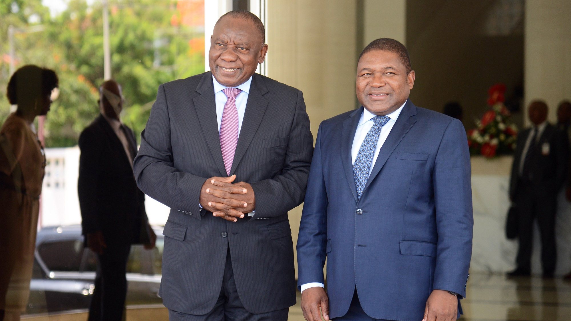 Presidente moçambicano Filipe Nyusi e presidente sul-africano Cyril Ramaphosa