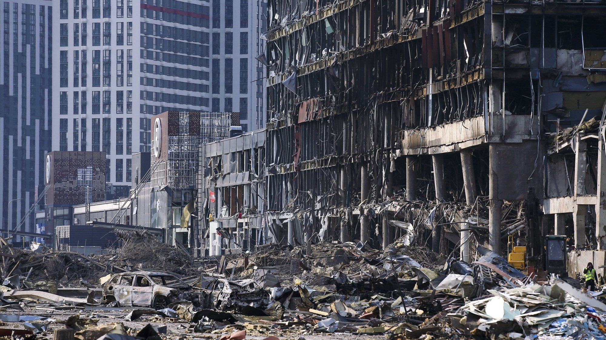 Destroços de um centro comercial em Kiev