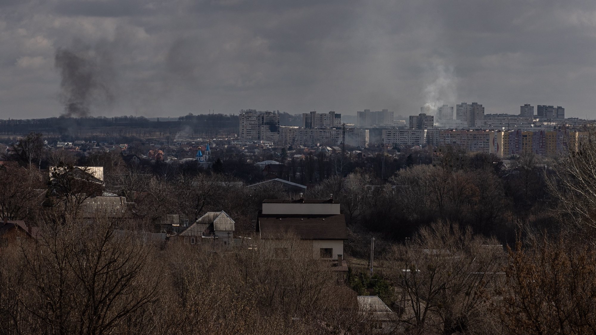 epa09870878 Smoke after shelling rises from a residential area as Russia&#039;s attack on Ukraine continues, in Kharkiv, northeast Ukraine, 04 April 2022. Kharkiv, Ukraine&#039;s second-largest city of 1.5 million people, which lies about 25 miles from the Russian border, and its area around have been heavily shelled by Russian forces for over a month, with many civilians killed, following the invasion on 24 February.  EPA/ROMAN PILIPEY