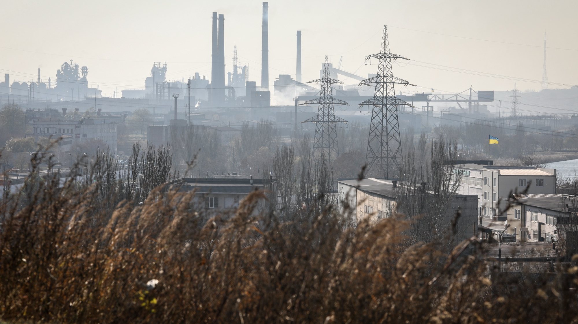 epa09900521 A general view on the Azovstal plant in Mariupol, Donetsk region, 31 October 2021 (issued 21 April 2022). Russian President Putin on 21 April 2022 ordered his Defence Minister to not storm but to blockade the plant where a number of Ukrainian fighters are holding out. On 24 February, Russian troops had entered Ukrainian territory in what the Russian president declared a &#039;special military operation&#039;, resulting in fighting and destruction in the country, a huge flow of refugees, and multiple sanctions against Russia.  EPA/OLEG PETRASYUK