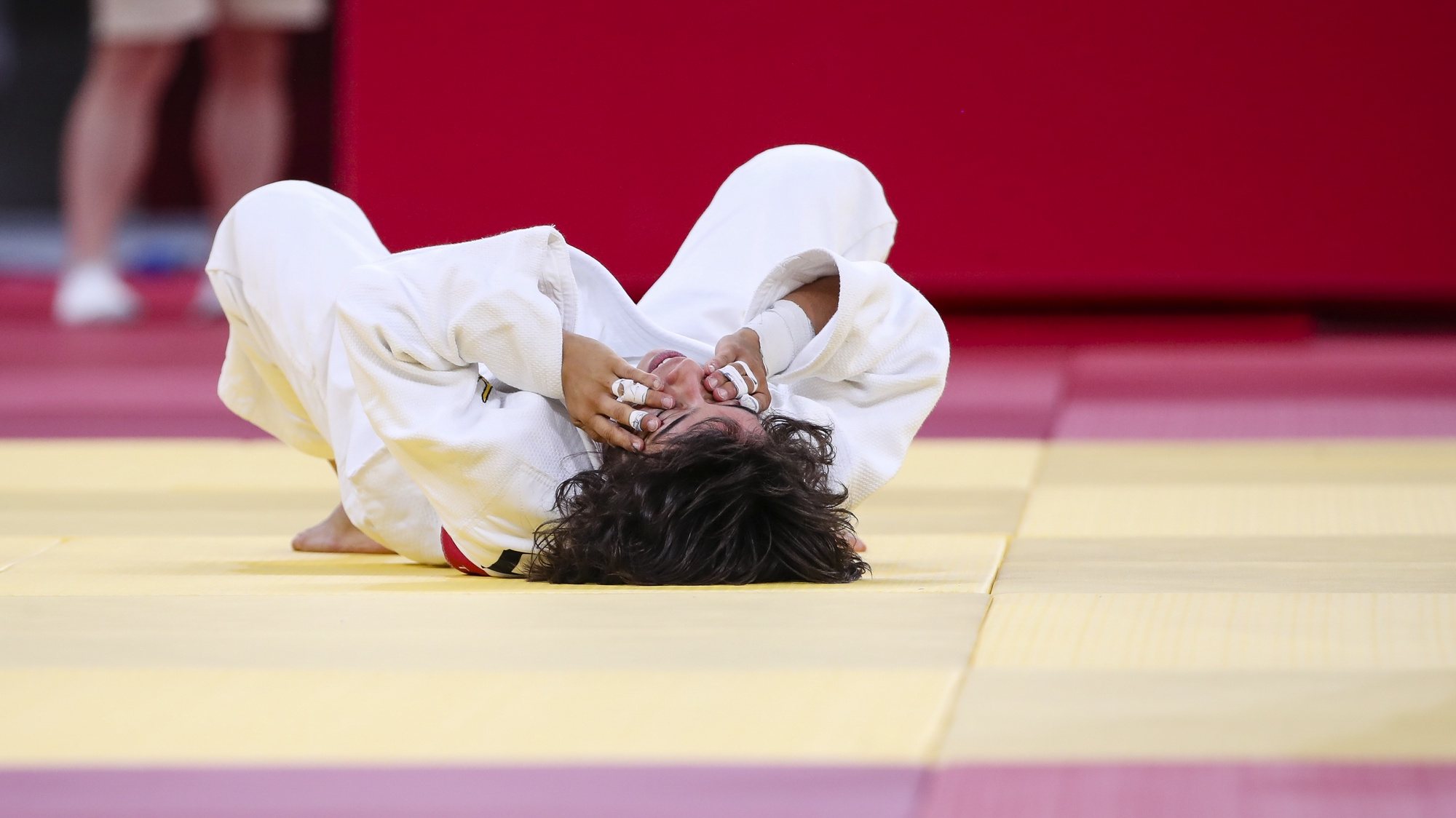 A judoca Catarina Costa reage após terminar no quinto lugar na categoria de -48 kg nos Jogos Olímpicos de Tóquio2020, ao perder no combate para a atribuição da medalha de bronze com a mongol Urantsetseg Munkhbat, na arena Nippon Budokan, Tóquio, Japão, 24 de julho de 2021. JOSÉ COELHO/LUSA