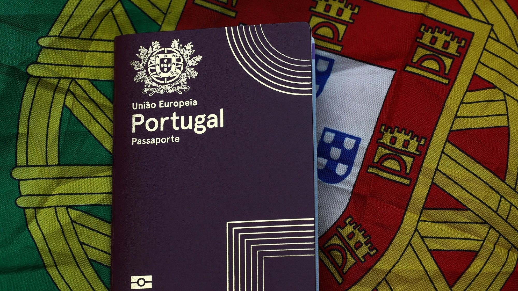 Passaporte emitido pelo governo português, Lisboa, 08 de outubro de 2021. ANTÓNIO COTRIM/LUSA
