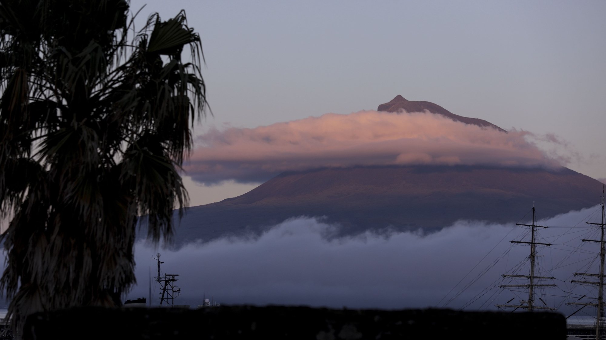 Vista geral da ilha do Pico, Açores, 3 de junho de 2017. MIGUEL A. LOPES/LUSA