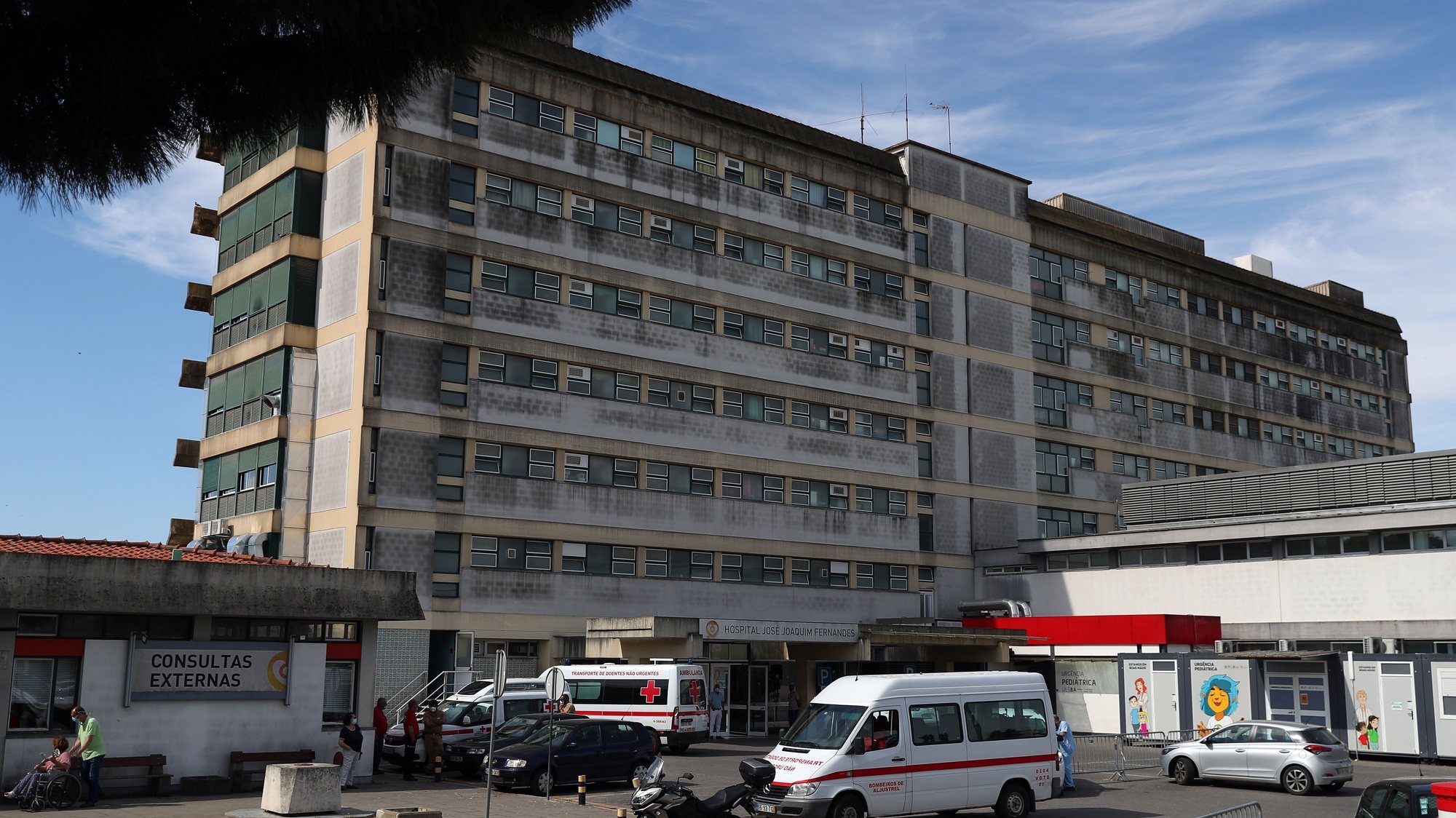 Fachada do edifício principal do hospital José Joaquim Fernandes, em Beja, 18 de maio de 2022. NUNO VEIGA/LUSA