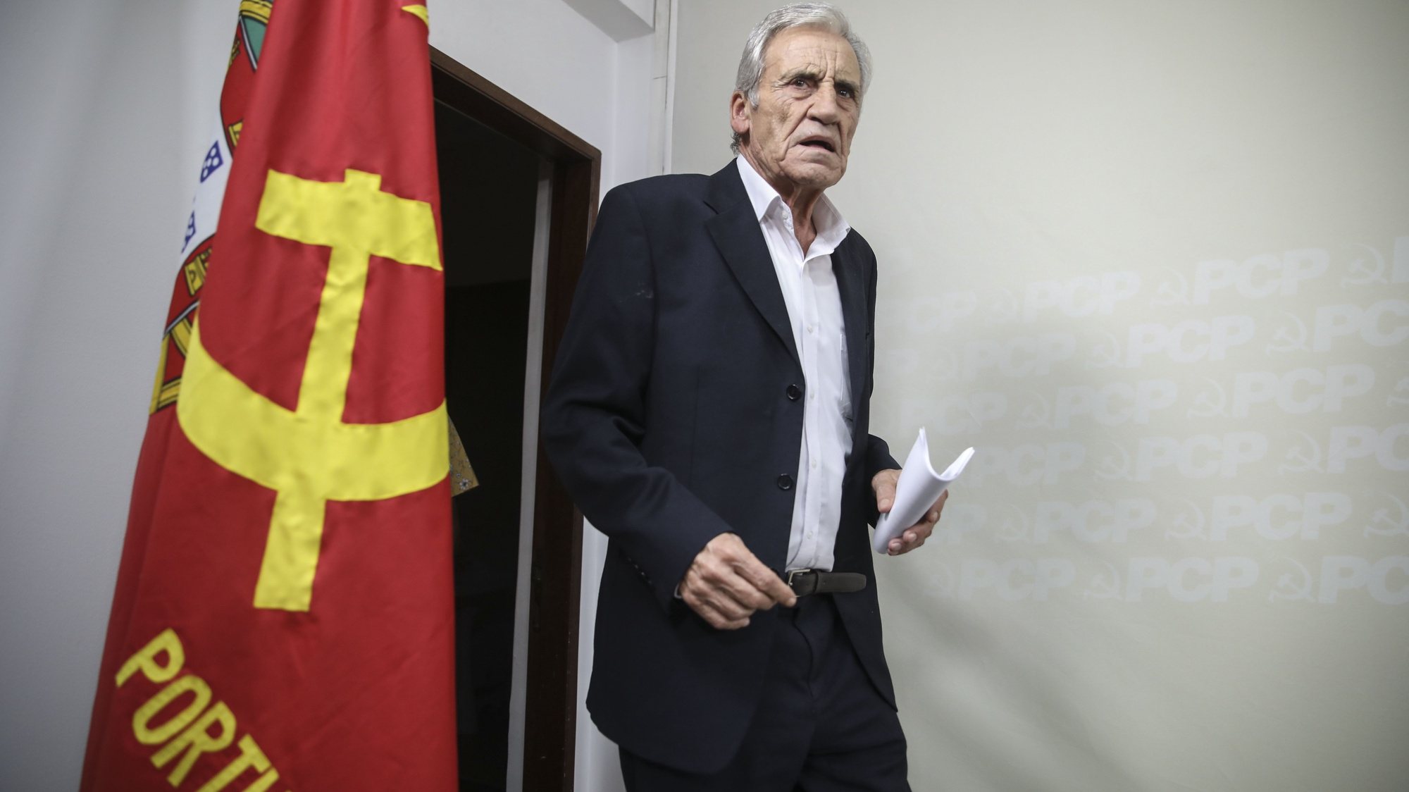 O secretário-geral do Partido Comunista Português (PCP), Jerónimo de Sousa, apresenta as principais conclusões após terminada a reunião do Comité Central em conferência de imprensa na sede do partido, 18 setembro 2022.  ANDRÉ KOSTERS/LUSA