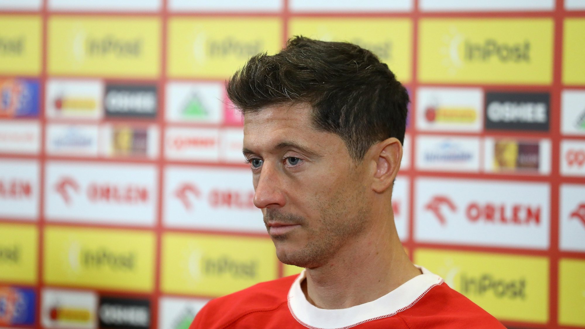 epa10194277 Polish national soccer team player Robert Lewandowski attends a press conference in Warsaw, Poland, 19 September 2022. Polish national team is preparing for the UEFA Nations League matches against Netherlands and Wales on 22 and 25 September respectively.  EPA/Rafal Guz POLAND OUT