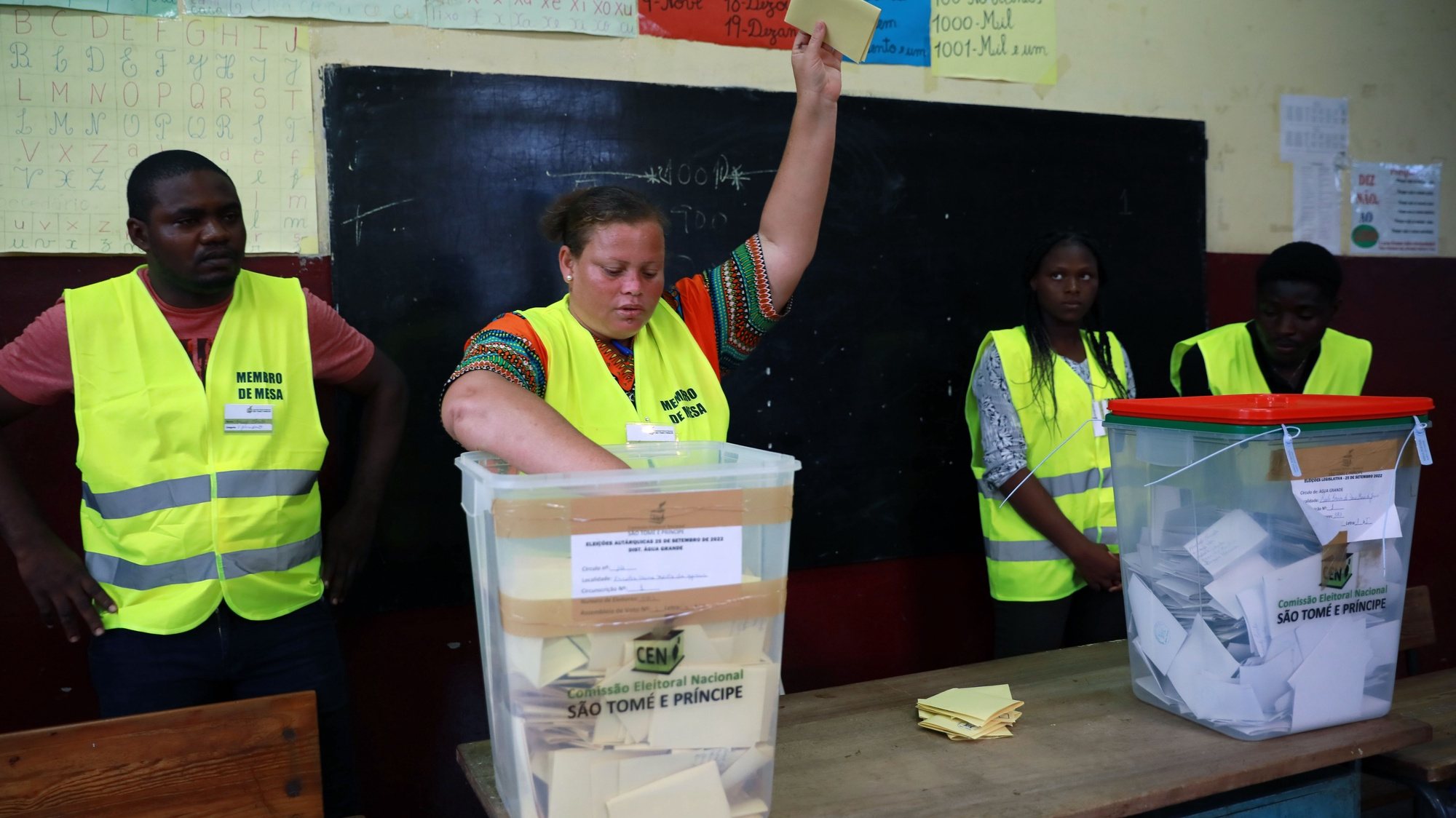 Vote counting at Dona Maria de Jesus school for the legislative, regional and municipal elections in Sao Tome, Sao Tome and Principe, 25 September 2022. More than 123 thousand voters could vote in 309 polling stations distributed throughout the national territory and abroad. ESTELA SILVA/LUSA