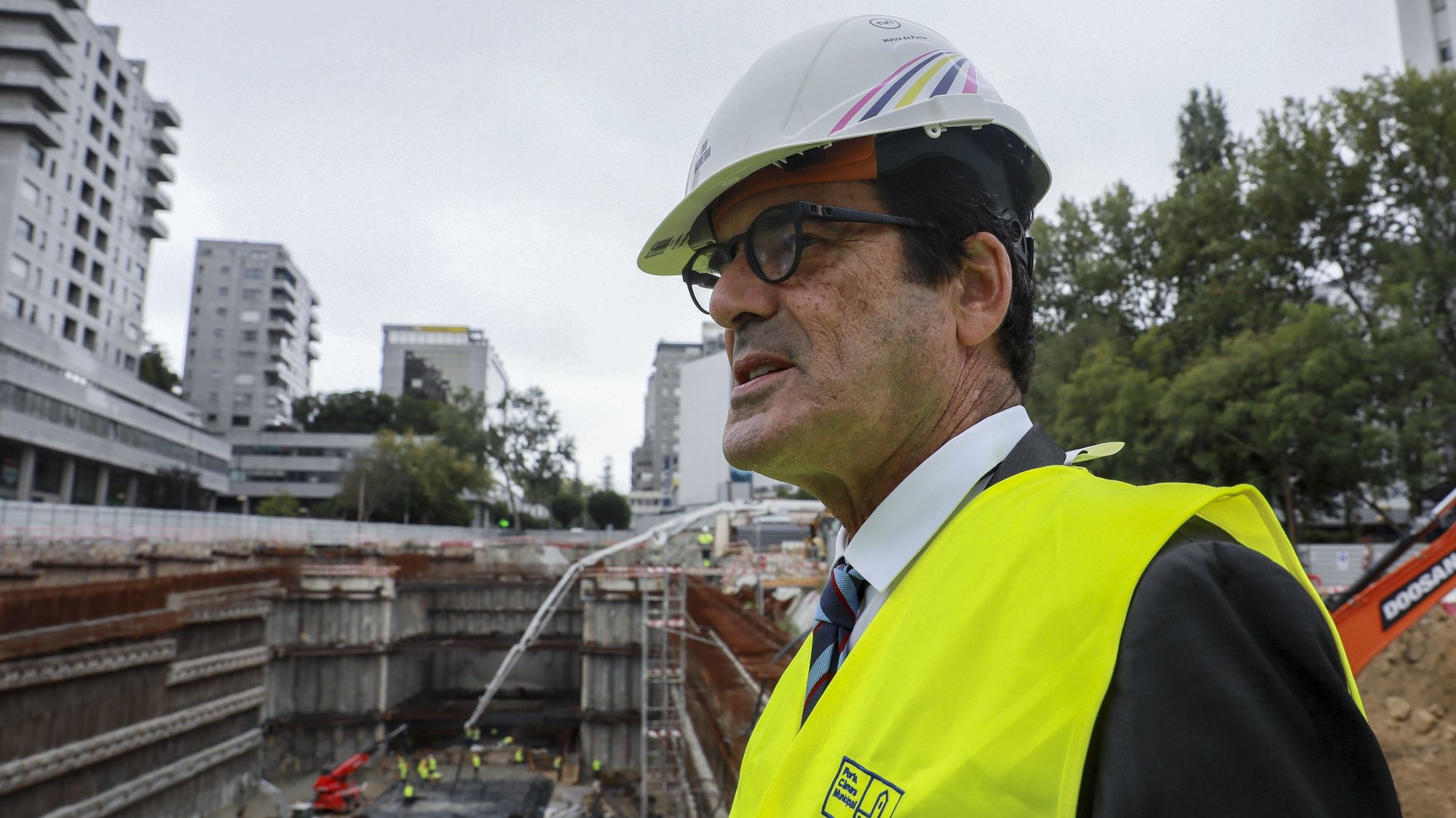Rui Moreira, presidente da Câmara Municipal do Porto durante a visita à obra da Estação da Galiza da nova Linha Rosa do Metro do Porto, 08 de setembro 2022. ESTELA SILVA/LUSA
