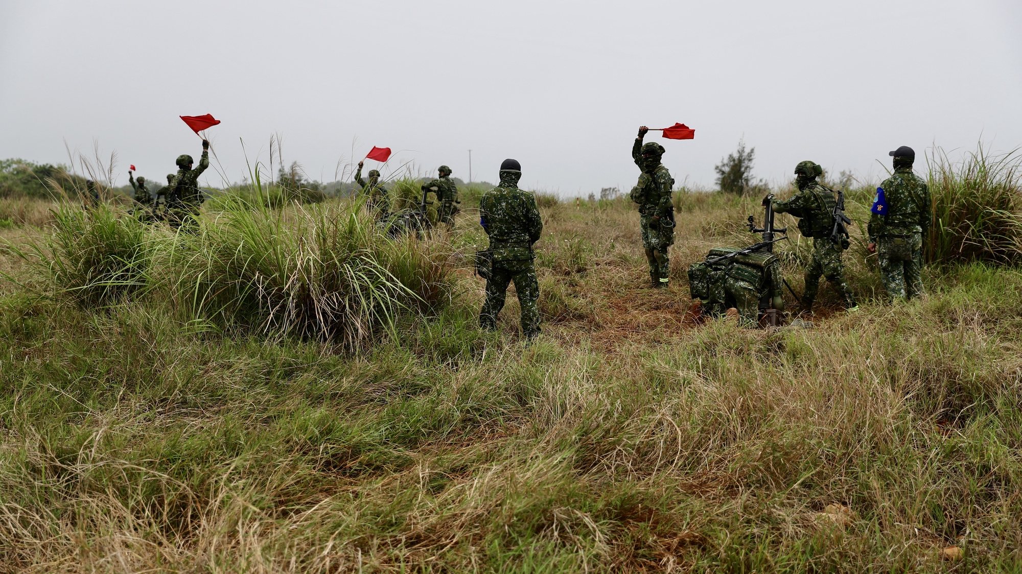 epa09848244 Taiwanese Army Special Action Forces practice firing a mortar during a training in Hukou Township, west of Taipei, Taiwan, 25 March 2022. Taiwan&#039;s Foreign Minister Joseph Wu stressed Taiwanese authorities were always ready to fend off the possibility of an invasion.  EPA/RITCHIE B. TONGO