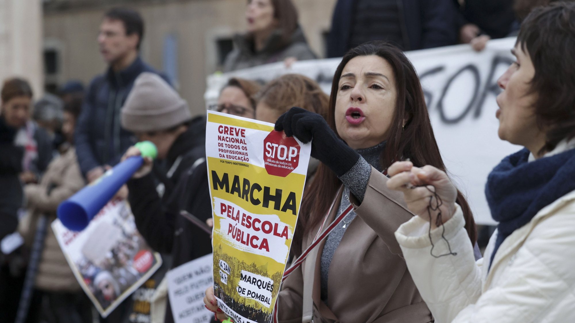 Protesto de professores em defesa da escola pública convocado pelo S.TO.P. - Sindicato de Todos os Profissionais da Educação junto à Câmara Municipal de Lisboa, 7 de janeiro de 2023.   MANUEL DE ALMEIDA/LUSA