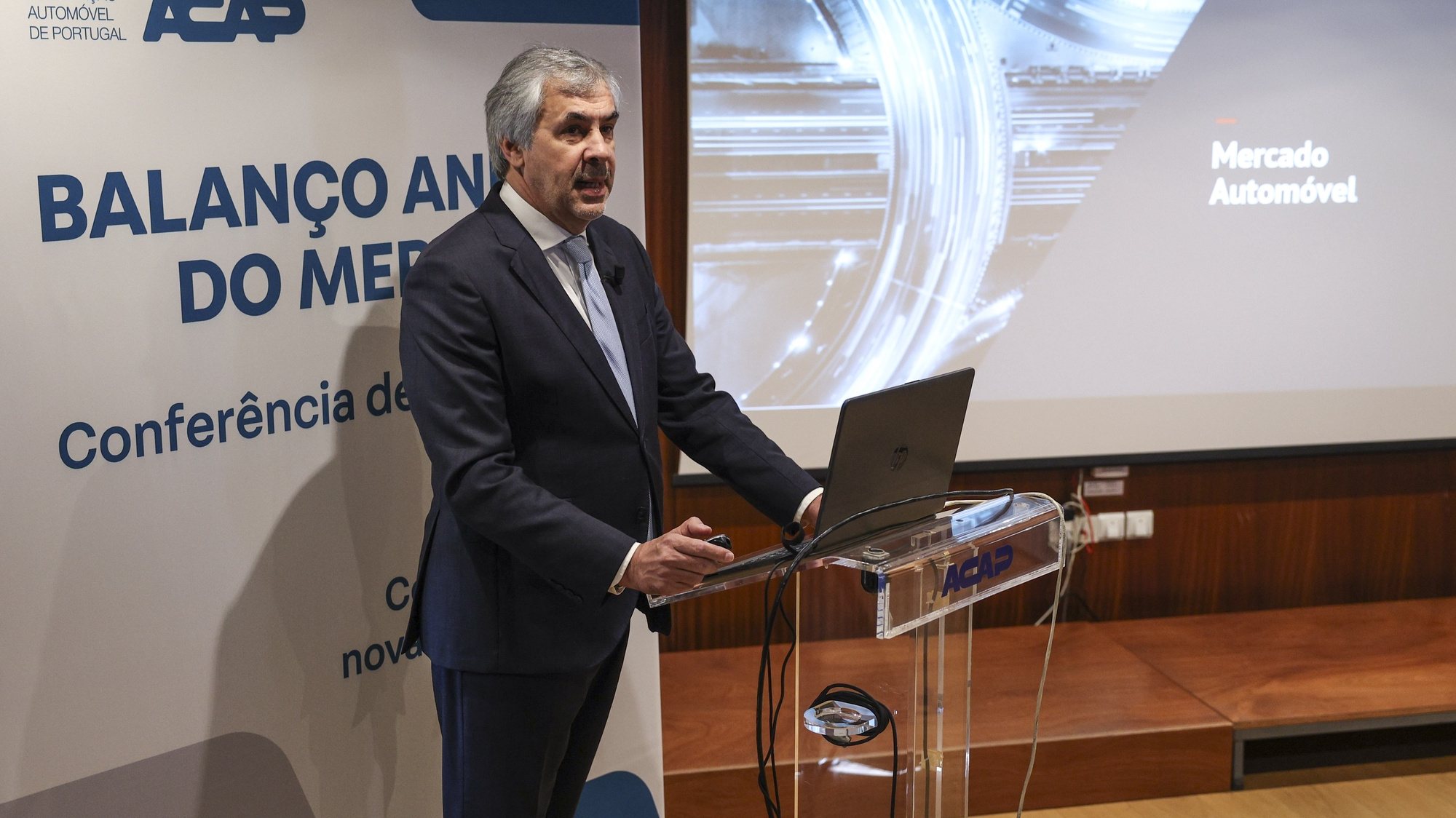 O secretário-geral da Associação Automóvel de Portugal (ACAP), Hélder Pedro, intervém na apresentação balanço anual do mercado automóvel, esta manhã na sede da ACAP, em Lisboa, 15 de  fevereiro de 2023. MIGUEL A. LOPES/LUSA