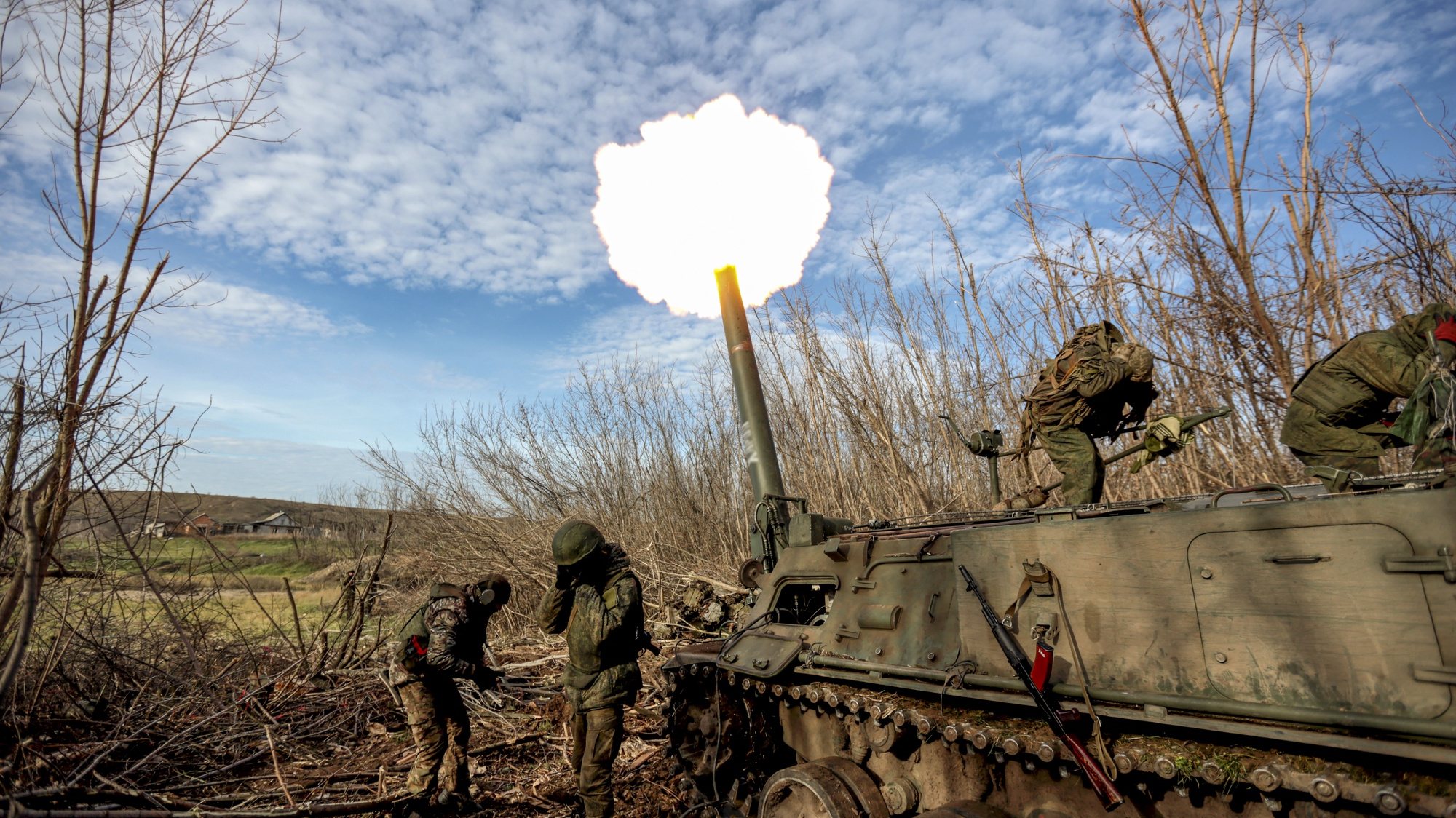 epa10481388 (FILE) - Forces of the self-proclaimed Donetsk People&#039;s Republic fire a self-propelled mortar 2S4 &#039;Tulip&#039; not far from Bakhmut, Donetsk region, Ukraine, 01 December 2022 (reissued 21 February 2023). Russian troops on 24 February 2022, entered Ukrainian territory, starting a conflict that has provoked destruction and a humanitarian crisis. One year on, fighting continues in many parts of the country.  EPA/ALESSANDRO GUERRA  ATTENTION: This Image is part of a PHOTO SET