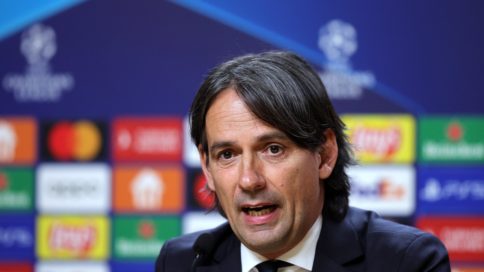 epa10521277 Inter Milan head-coach Simone Inzaghi attends a press conference at Dragao stadium, Porto, Portugal, 13 March 2023. Inter Milan faces FC Porto on 14 March in the 2nd leg of the UEFA Champions League Round of 16.  EPA/ESTELA SILVA