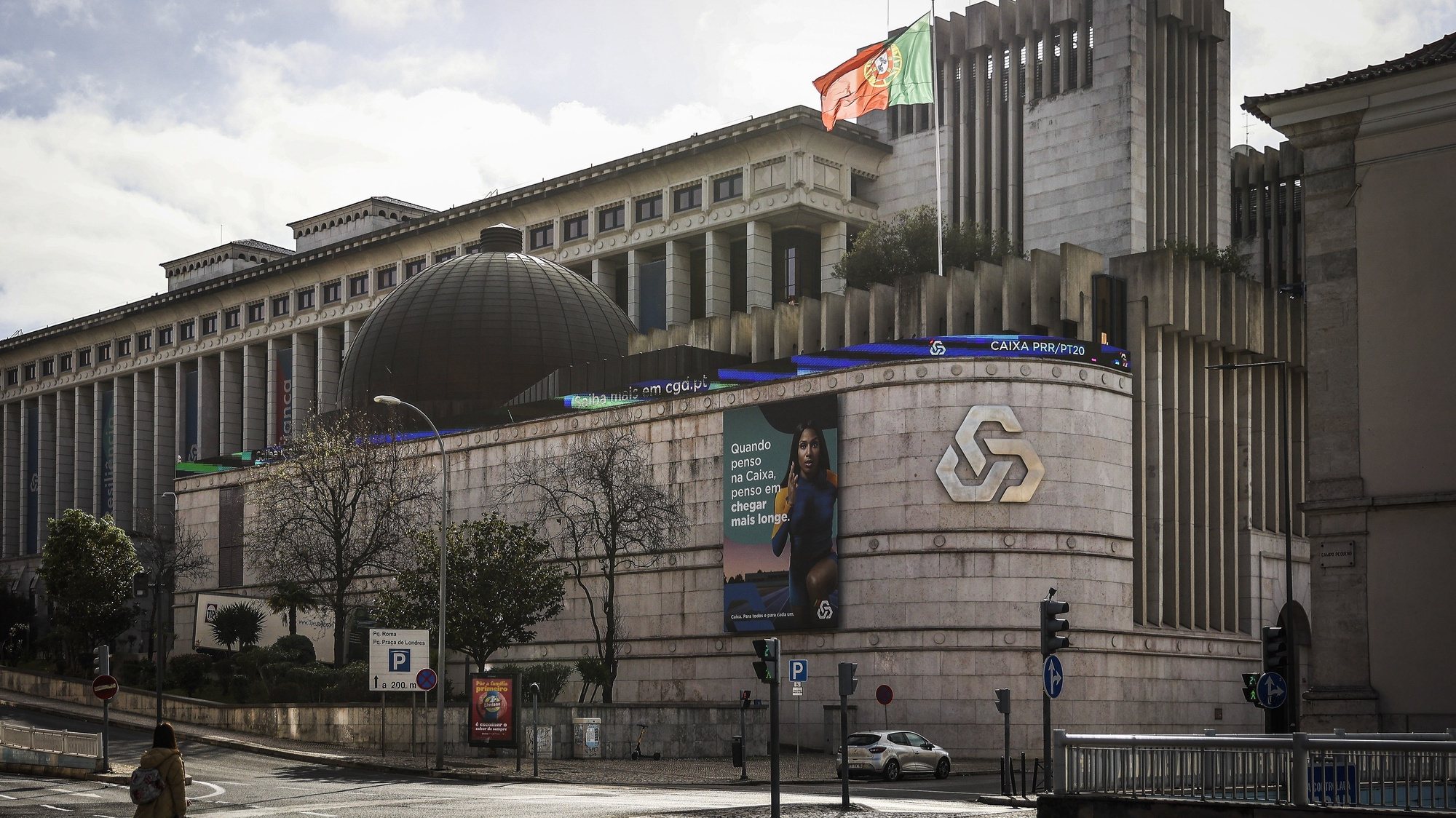 Pormenor da fachada do edifício-sede da Caixa Geral de Depósitos, que irá receber as entidades públicas, em Lisboa, 10 de março de 2023. RODRIGO ANTUNES/LUSA