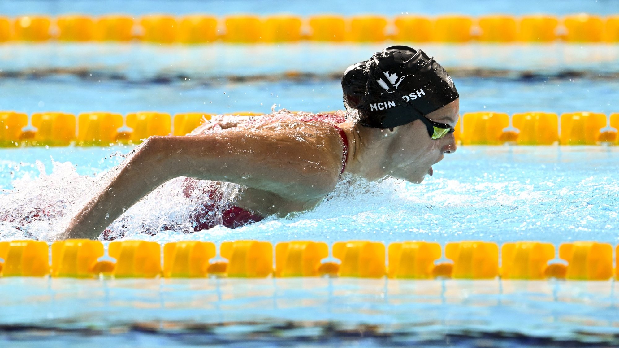 epa10097667 Summer McIntosh of Canada in action during the Women&#039;s 400m Individual Medley Final on Day 1 of the XXII Commonwealth Games at Sandwell Aquatics Centre in Birmingham, Britain, 29 July 2022.  EPA/DAVE HUNT  AUSTRALIA AND NEW ZEALAND OUT