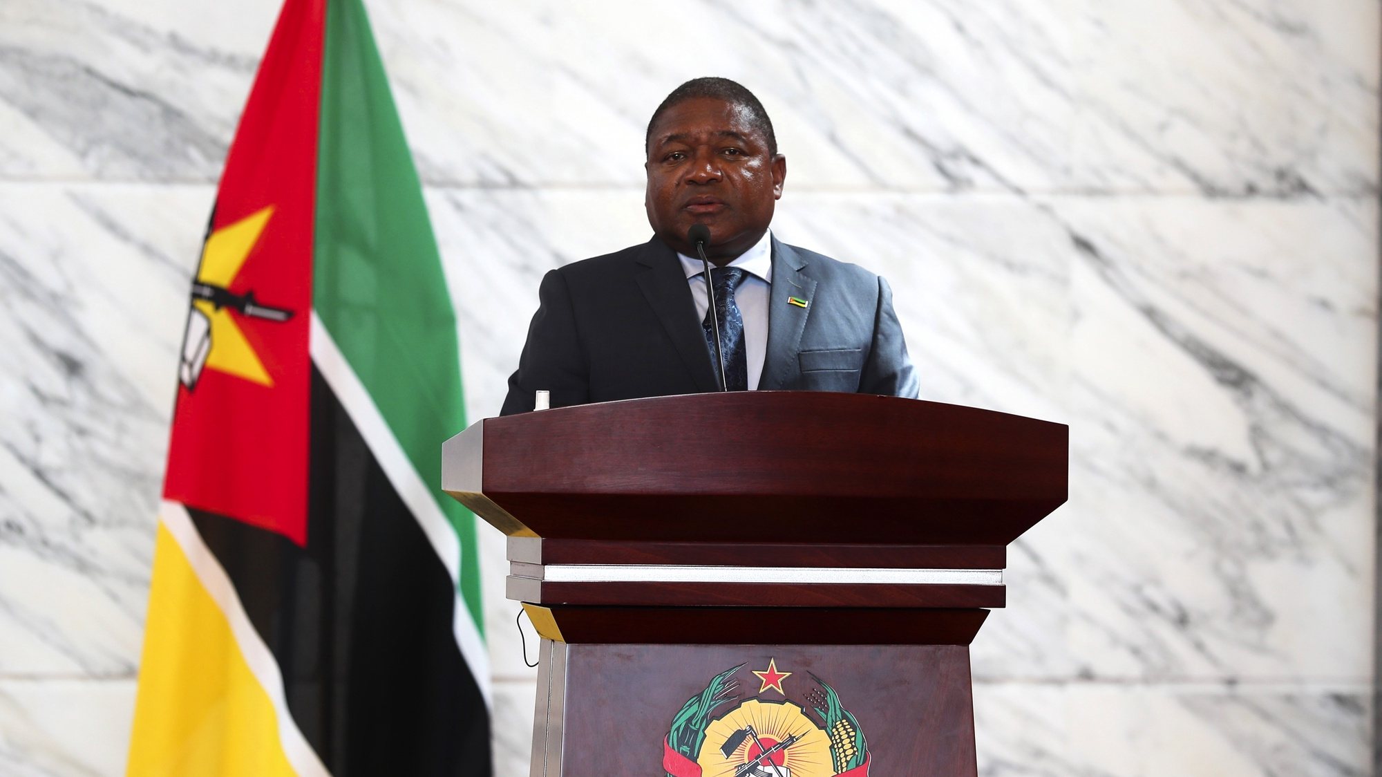 epa10608506 Mozambique&#039;s President Filipe Nyusi attends a press conference with Japan&#039;s prime minister after a meeting at the Presidential Palace in Maputo, Mozambique, 04 May 2023. The prime minister of Japan ends in Maputo his first visit to Africa, on a tour that included Egypt, Ghana, and Kenya, with an entourage of Japanese entrepreneurs.  EPA/LUISA NHANTUMBO