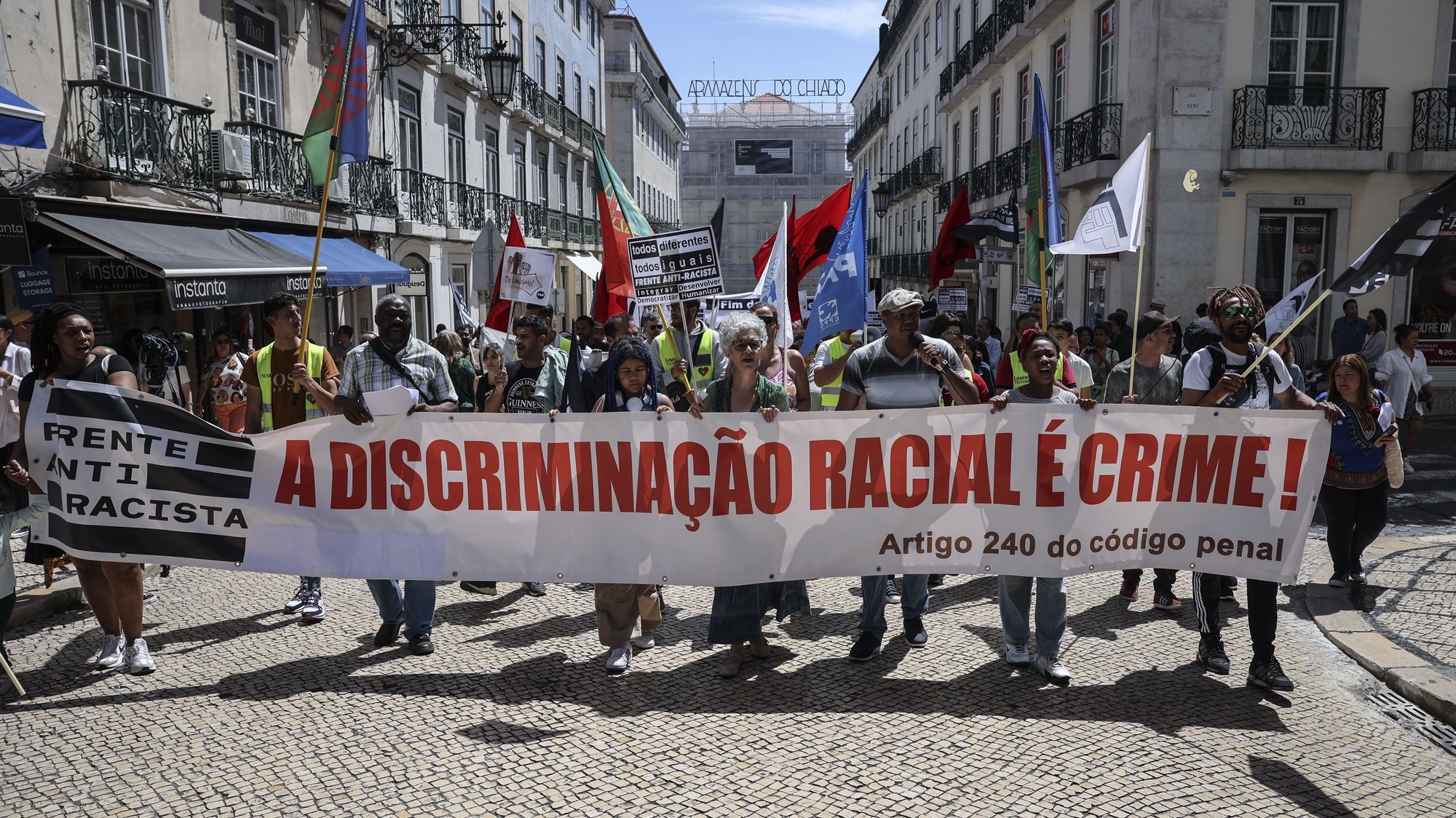 Manifestantes  durante a ação de luta e homenagem às vítimas de racismo e xenofobia em Portugal,  Lisboa, 10 de junho 2023. ANTÓNIO COTRIM/LUSA