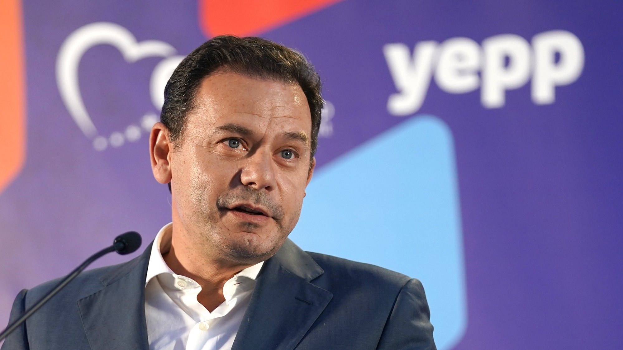 O presidente do Partido Social Democrata (PSD), Luís Montenegro, intervém durante o Congresso do YEPP (Juventude do Partido Popular Europeu), em Braga, 16 de junho de 2023. HUGO DELGADO/LUSA
