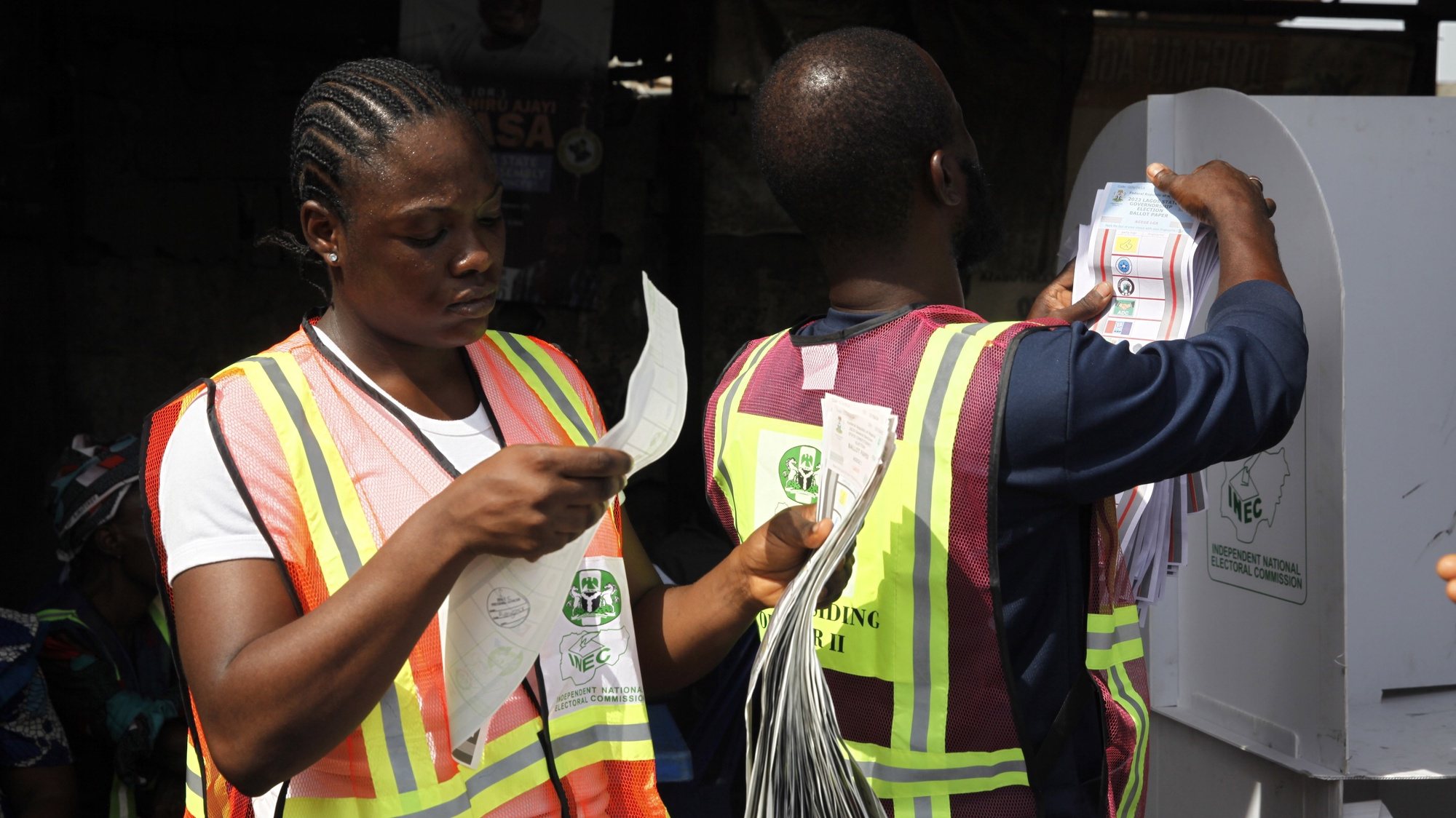 epa10530797 Electoral officers collate ballot papers at a polling station after the Governorship and House of Assemblies elections in Lagos, Nigeria, 18 March 2023. Nigerians headed to polling stations across the country on 18 March for Governorship and State Houses of Assembly elections following the presidential elections of 25 February 2023.  EPA/Akintunde Akinleye