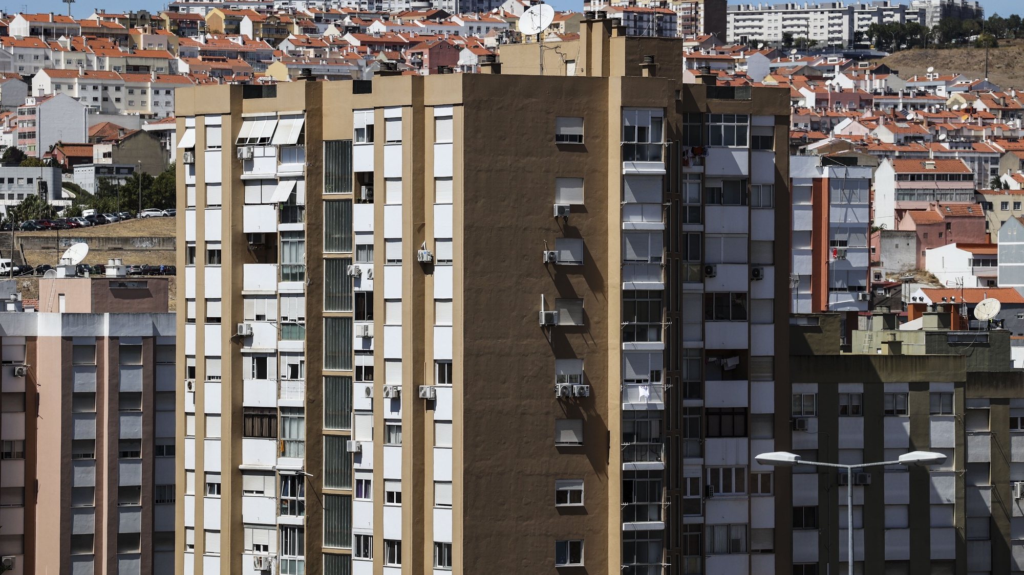 Barómetro da Habitação aponta baixo investimento público e falta de casas para habitar