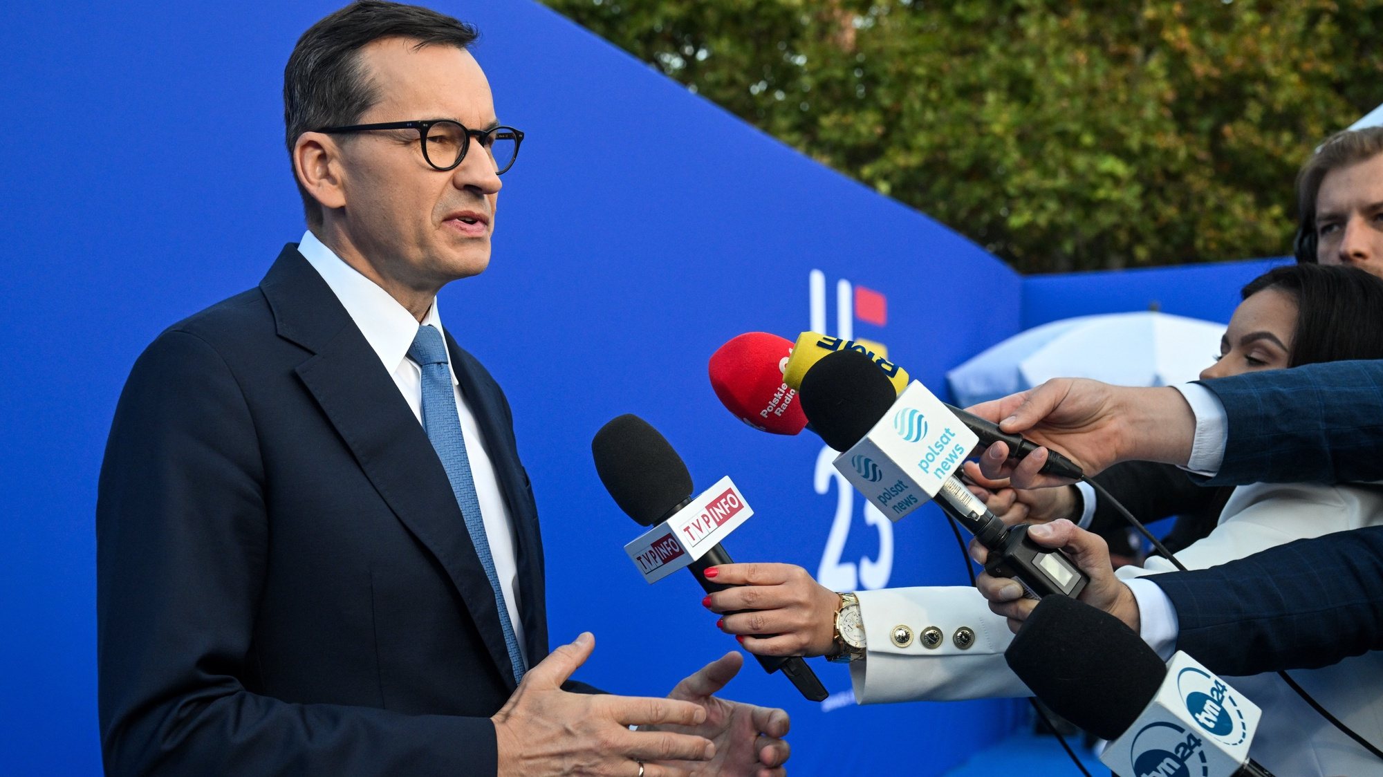 epa10903461 Polish Prime Minister Mateusz Morawiecki speaks to the media during the informal meeting of heads of state and government of the EU-27 in Granada, Spain, 06 October 2023.  EPA/RADEK PIETRUSZKA POLAND OUT