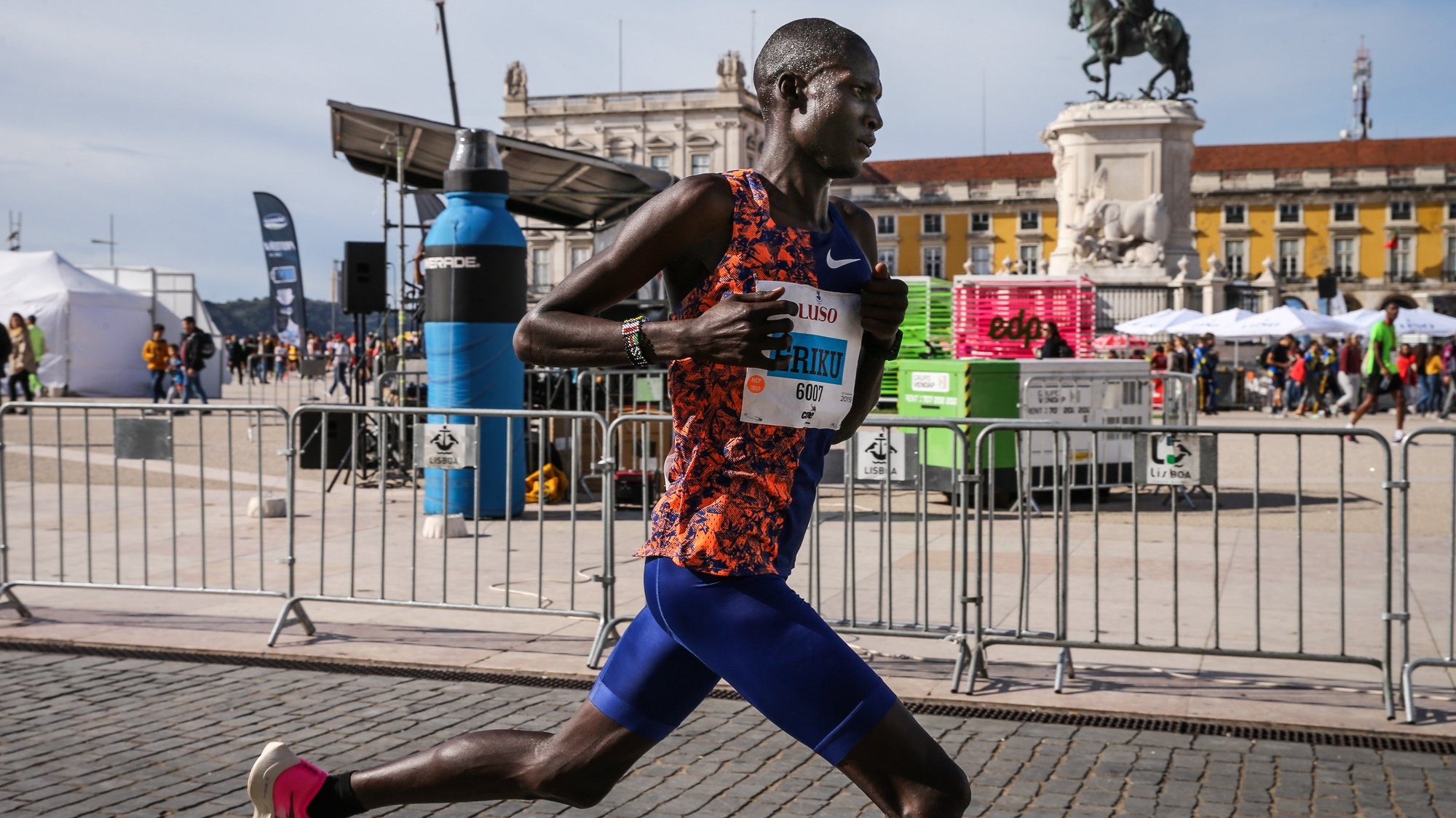 Kenyan athlete Titus Ekiru in action at the Lisbon Half Marathon, 20 October 2019, where he set a new race record by traveling the distance at 1: 00.12 hours. MANUEL DE ALMEIDA / LUSA