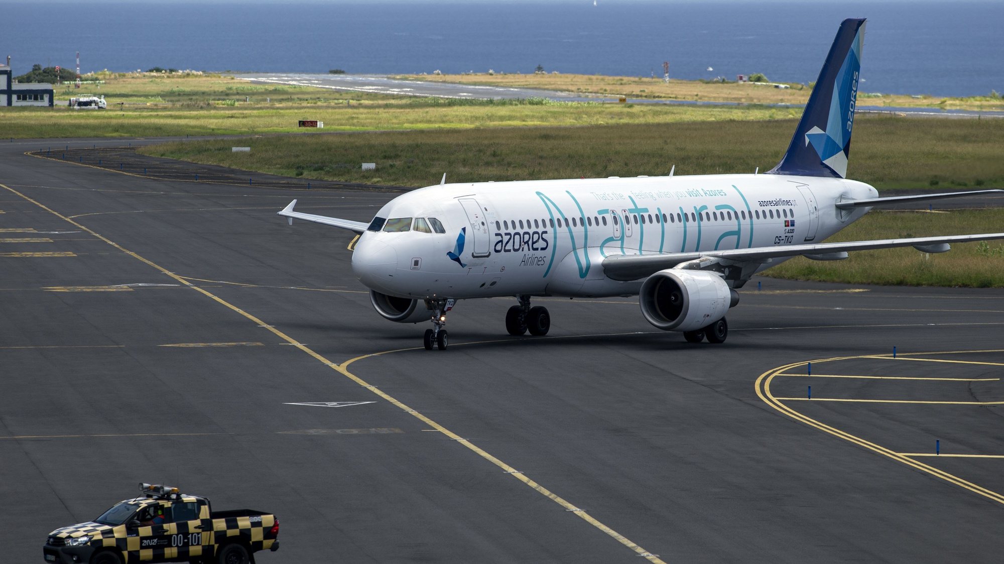 Açores suspende processos de privatização da Azores Airlines e de dois hotéis