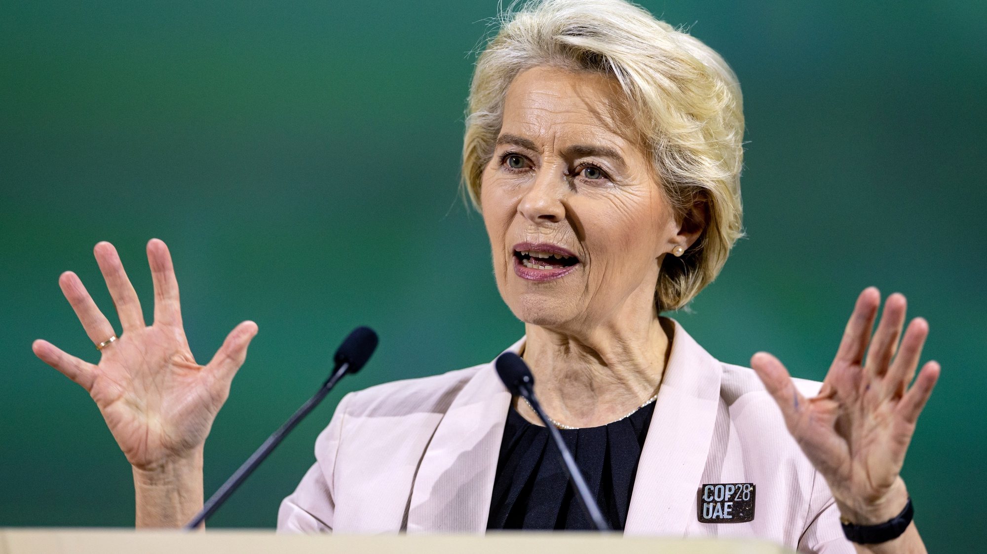 epa11007334 President of the European Commission Ursula von der Leyen speaks during the UN Climate Change Conference COP28, in Dubai, United Arab Emirates, 02 December 2023. The 2023 United Nations Climate Change Conference (COP28), runs from 30 November to 12 December, and is expected to host one of the largest number of participants in the annual global climate conference as over 70,000 estimated attendees, including the member states of the UN Framework Convention on Climate Change (UNFCCC), business leaders, young people, climate scientists, Indigenous Peoples and other relevant stakeholders will attend.  EPA/MARTIN DIVISEK