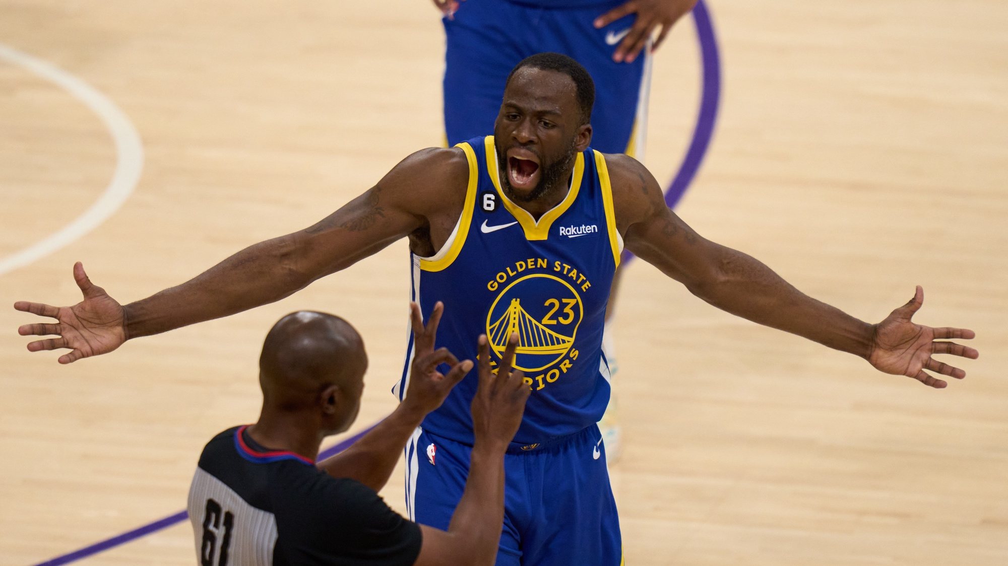 epa10624173 Golden State Warriors forward Draymond Green (23) reacts after a foul call during the second half of game six in the NBA Western Conference playoff semifinals against Los Angeles Lakers at the Crypto.com Arena in Los Angeles, California, USA, 12 May 2023.  EPA/ALLISON DINNER SHUTTERSTOCK OUT