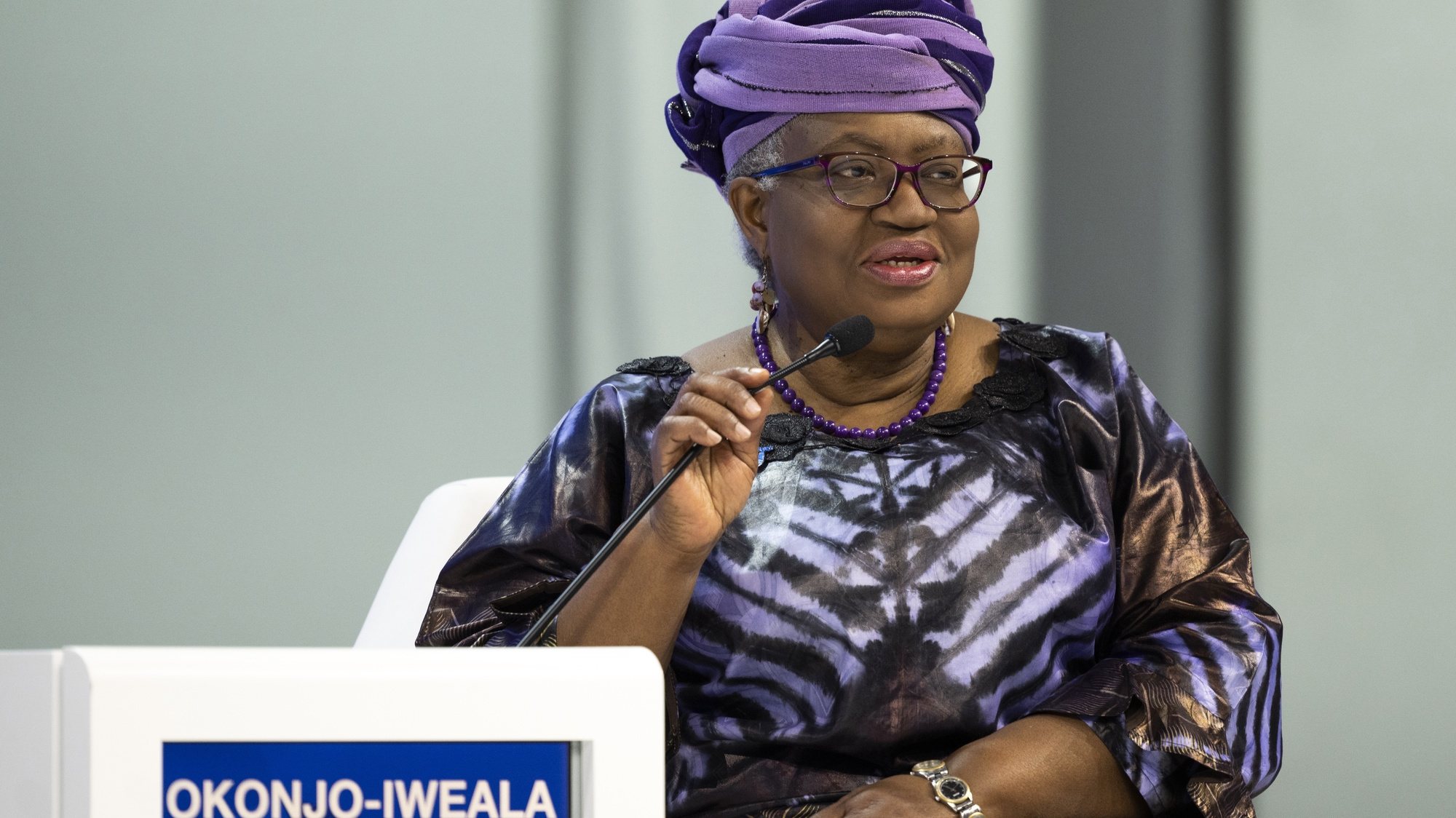epa11089266 Ngozi Okonjo-Iweala, Director General of the WTO, speaks during a plenary session in the Congress Hall on the closing day of the 54th annual meeting of the World Economic Forum (WEF) in Davos, Switzerland, 19 January 2024. The meeting brings together entrepreneurs, scientists, corporate and political leaders in Davos under the topic &#039;Rebuilding Trust&#039; from 15 to 19 January.  EPA/GIAN EHRENZELLER