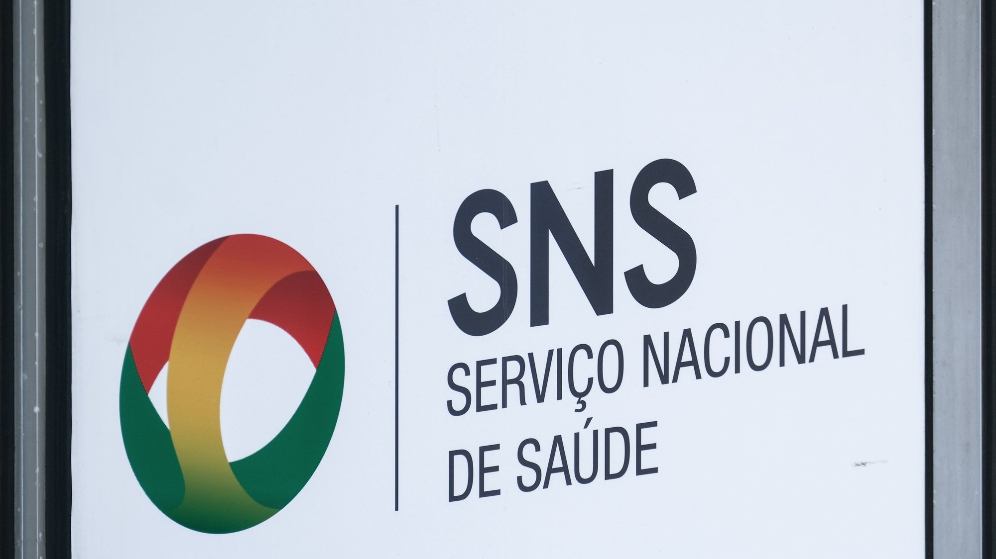 Logótipo do Serviço Nacional de Saúde (SNS), em Lisboa, 07 de julho de 2022. MÁRIO CRUZ/LUSA