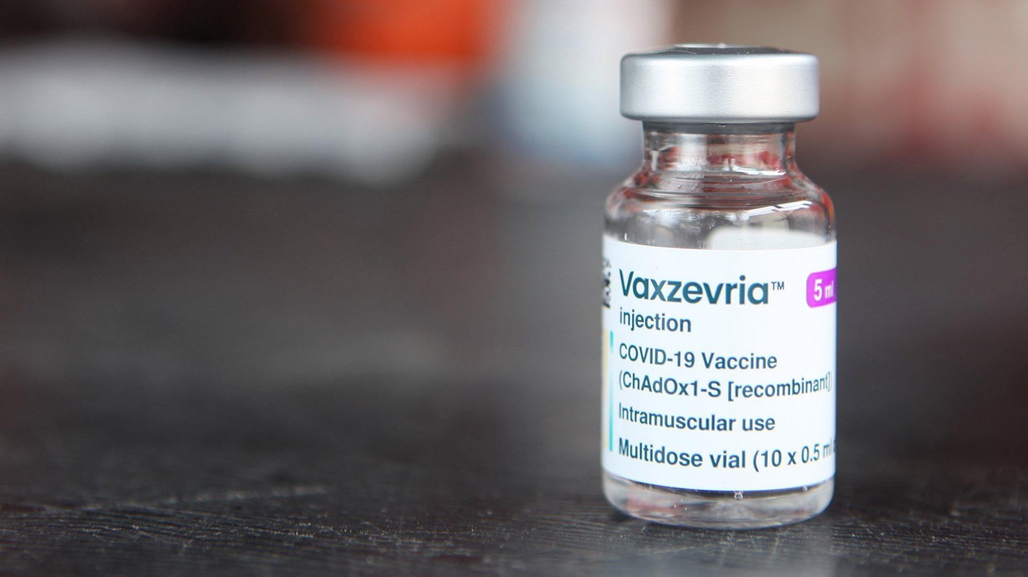 Vacina Vaxzevria contra a covid-19, Maputo, Moçambique, 07 de dezembro de 2021. Os postos de vacinação contra a covid-19 estão “às moscas” na capital moçambicana face a focos de resistência, principalmente entre as camadas mais jovens, que são atualmente o grupo-alvo da campanha. (ACOMPANHA TEXTO DE 12-12-2021) LUÍSA NHANTUMBO/LUSA