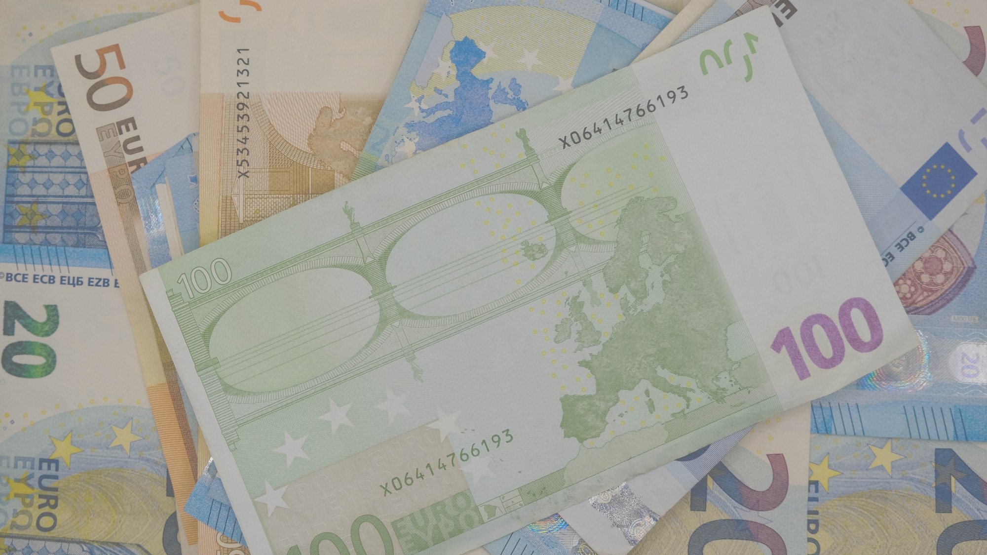 Várias notas de euros, dinheiro do sistema europeu, 25 de março de 2024. ANTÓNIO COTRIM/LUSA