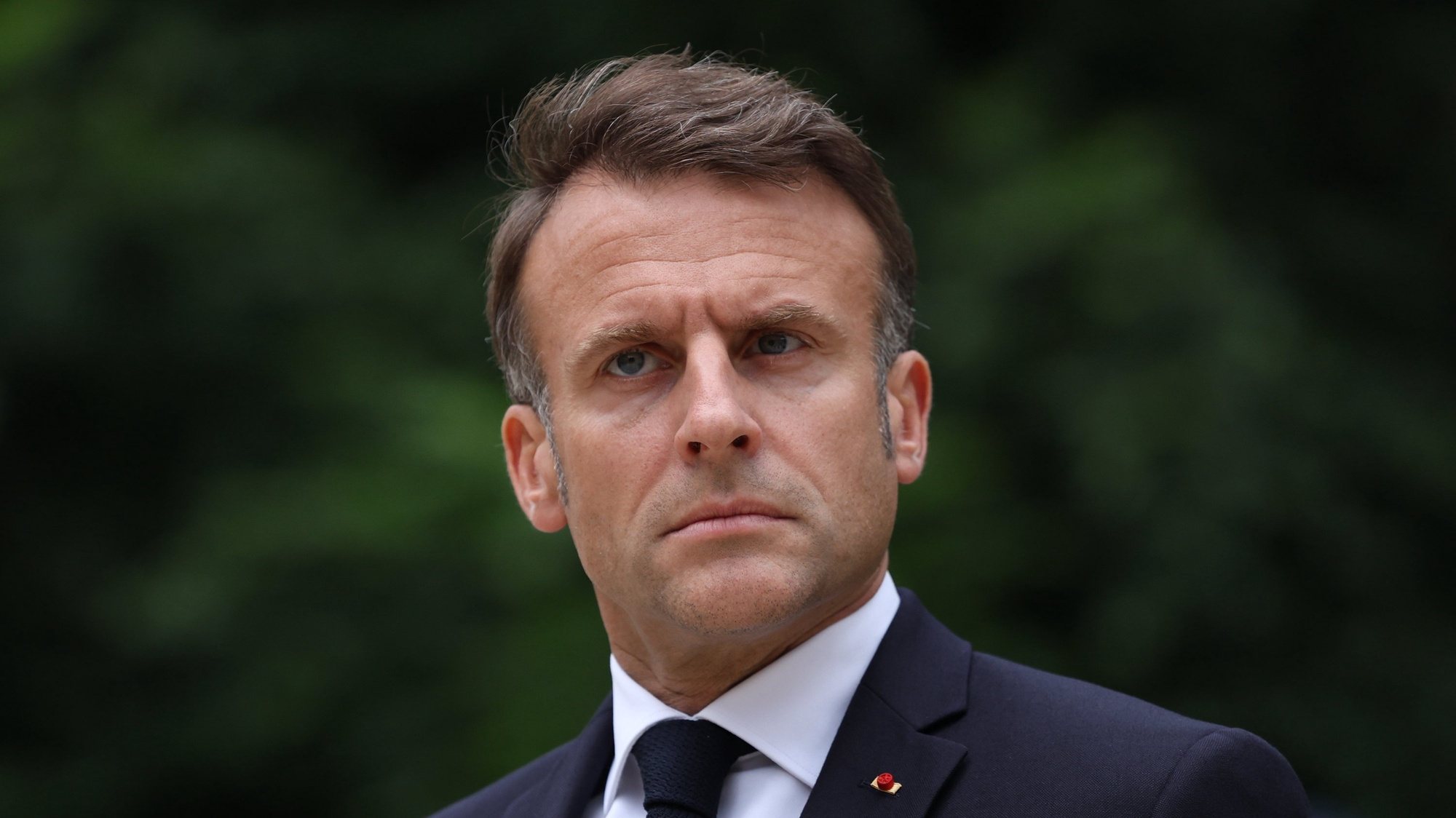 epa11452927 French President Emmanuel Macron reviews  troops that will take part in the Bastille Day parade, in Paris, France, 02 July 2024. President Macron received pilots of French airforce ahead of Bastille Day on July 14.  EPA/AURELIEN MORISSARD / POOL MAXPPP OUT