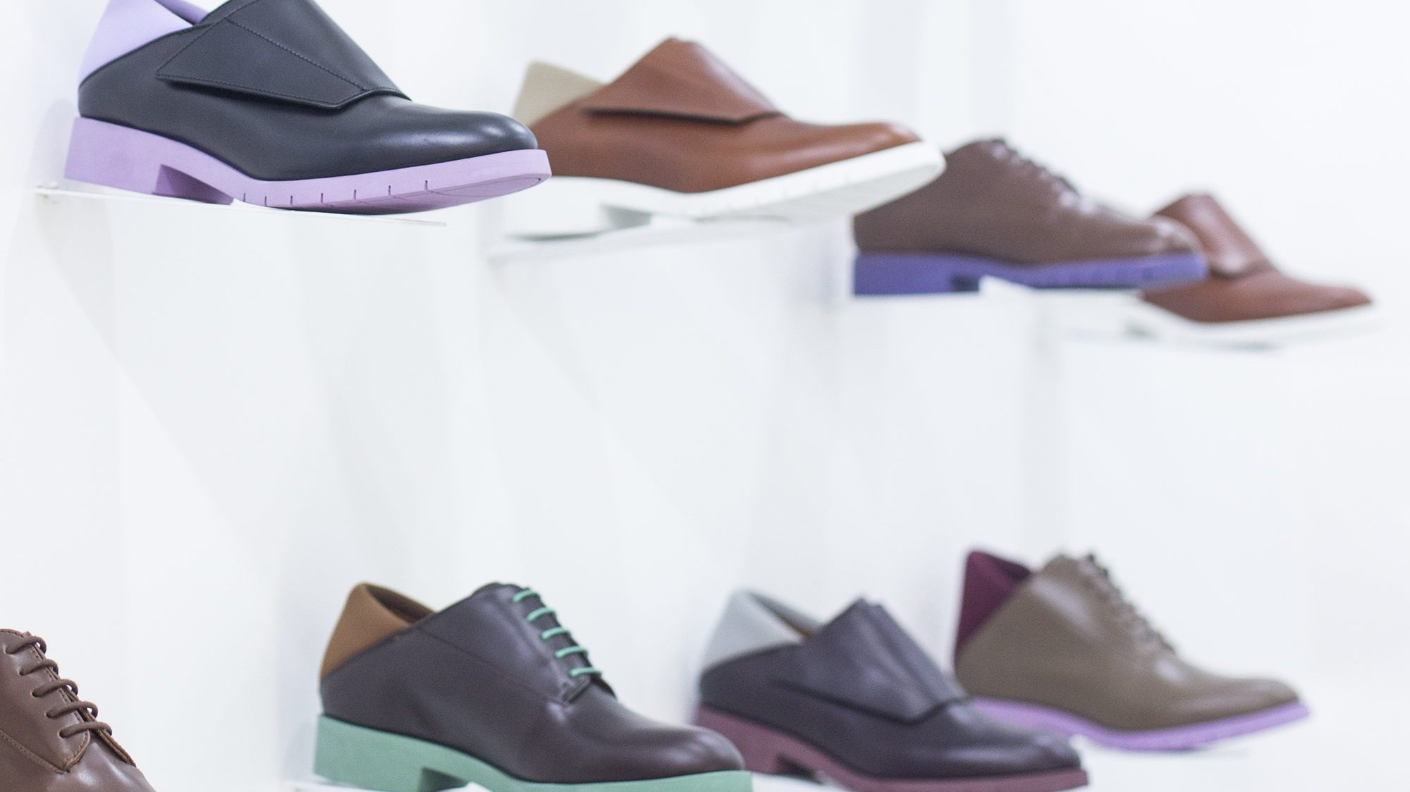 Os dados mais recentes relativos ao comércio global de calçado apontam que, no primeiro semestre de 2020, as importações de calçado caíram em quase todos os países