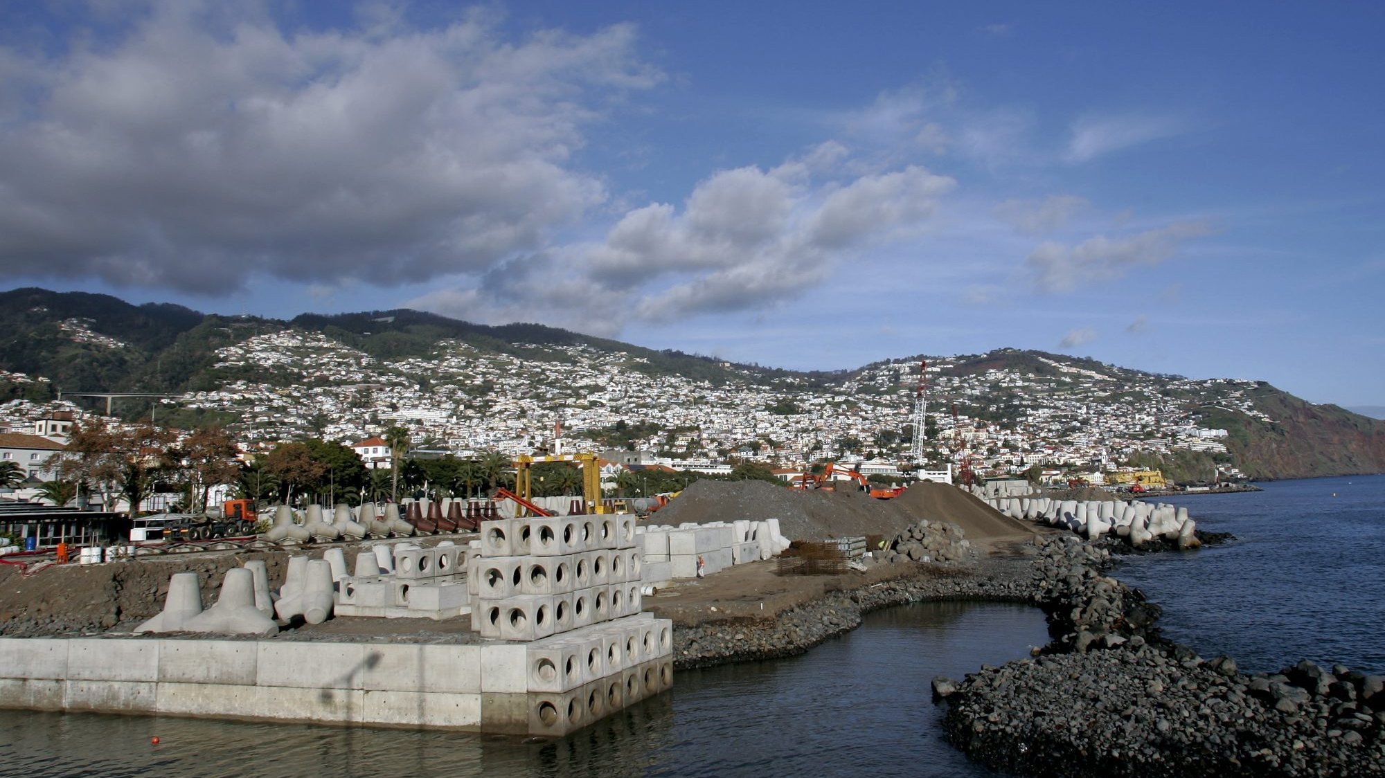 A empresa pública Águas e Resíduos da Madeira é detida a 100% pelo Governo Regional e conta com cerca de 800 trabalhadores