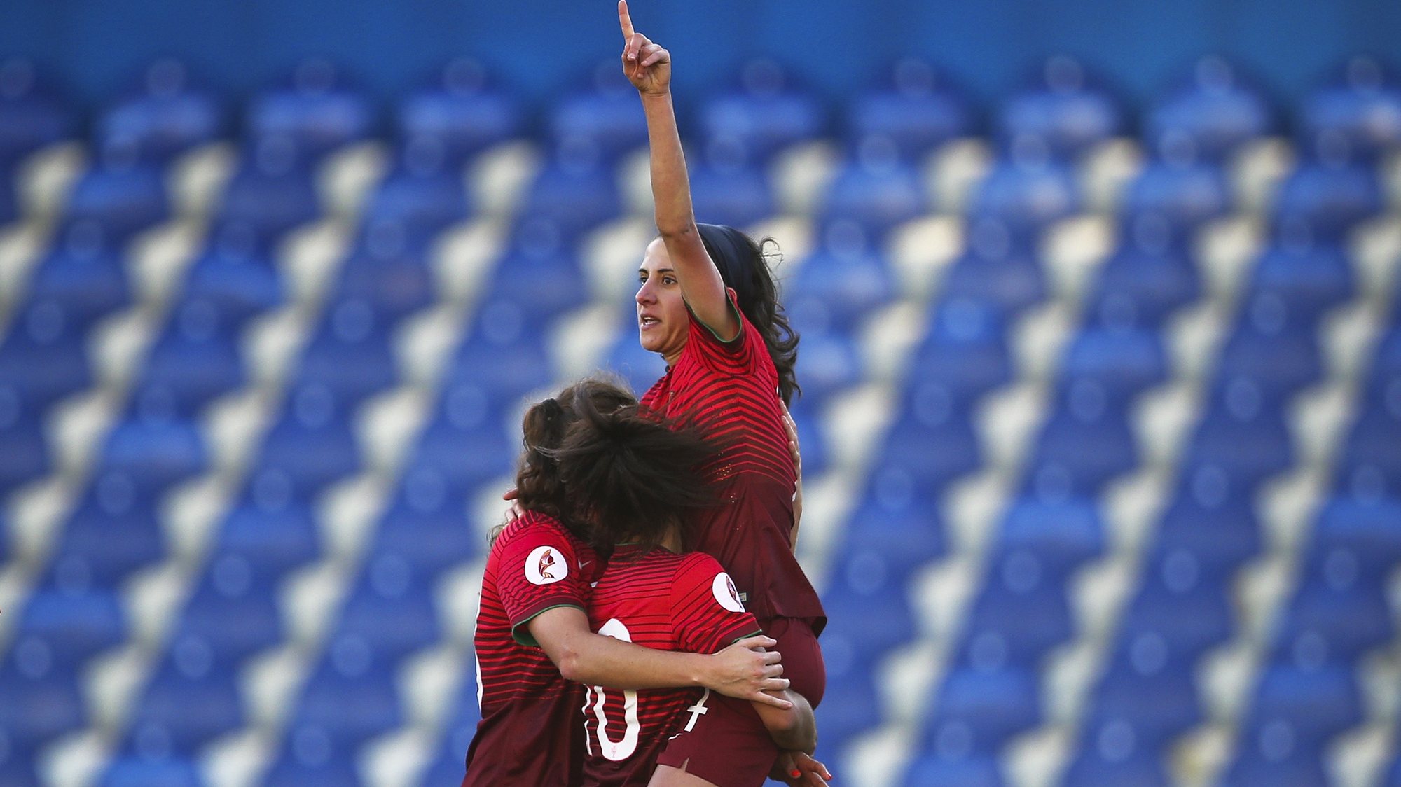 Portugal player Dolores Silva celebrates a goal against Montenegro during the Euro 2017 Group 2 qualifying match at Antonio Coimbra da Mota stadium in Estoril, Portugal,  26 November 2015. JOSE SENA GOULAO/LUSA