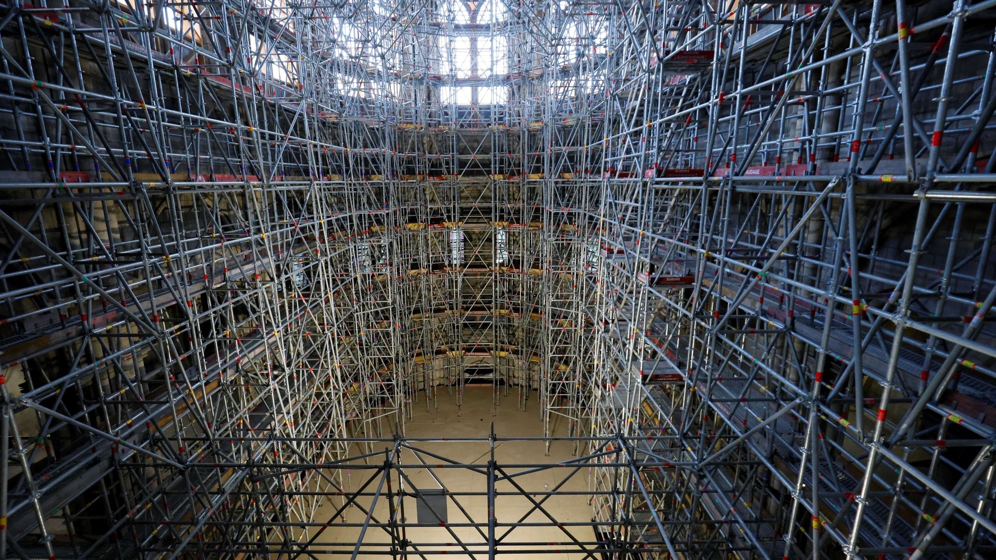 Obras de restauro e requalificação da nave central da catedral de Notre-Dame, em Paris.