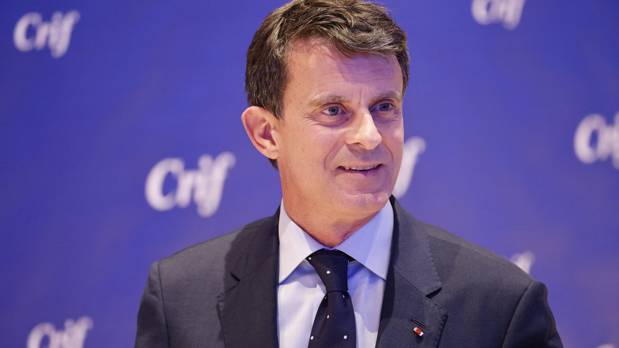 epa09782400 Former French prime minister Manuel Valls arrives for the dinner of the Council of French Jewish Institutions (CRIF) in Paris, France, on 24 February 2022.  EPA/LUDOVIC MARIN / POOL  MAXPPP OUT
