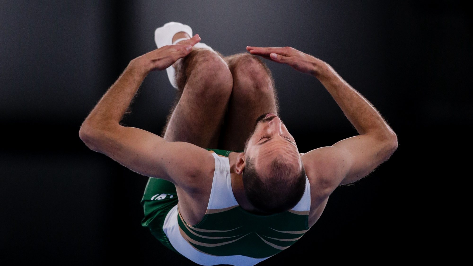 O ginasta português, Diogo Abreu, em ação na prova de qualificação de Ginástica de Trampolins dos Jogos Olímpicos de Tóquio2020, no Centro de Ginástica de Ariake em Tóquio, Japão, 31 de julho de 2021. TIAGO PETINGA/LUSA