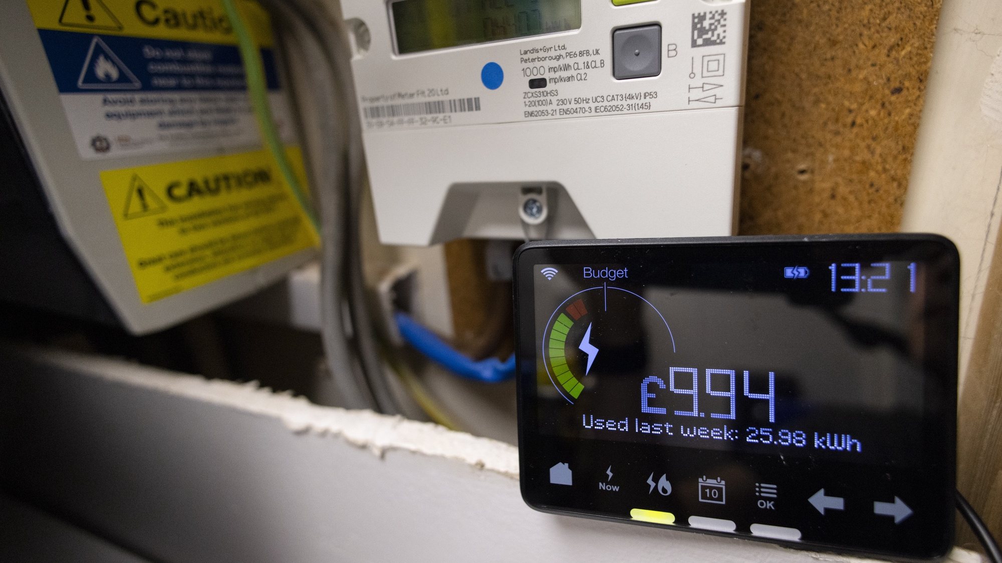 epa10134652 A smart energy metre at a home in London, Britain, 23 August 2022. Bills regulator Ofgem is set to announce the next energy price cap on 26 August and the rising energy prices is likely to push UK inflation further. Energy bills could hit nearly three times higher than last winter and half of UK households could be facing fuel poverty in the winter according to EDF energy company.  EPA/TOLGA AKMEN