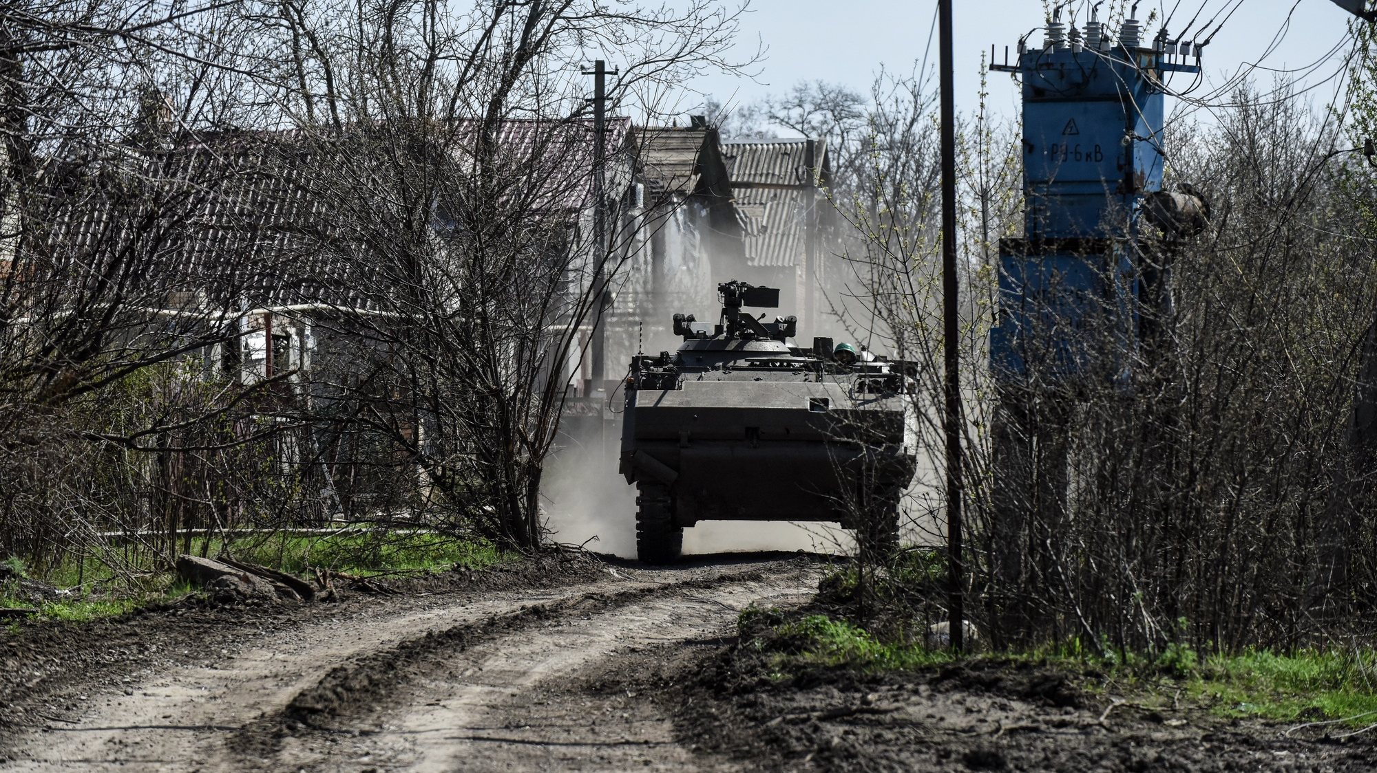 epa10567784 A Ukrainian forces&#039; M113 APC drives at an undisclosed location near Bakhmut, Donetsk region, Ukraine, 10 April 2023. Russian troops entered Ukrainian territory on 24 February 2022, starting a conflict that has provoked destruction and a humanitarian crisis.  EPA/OLEG PETRASYUK