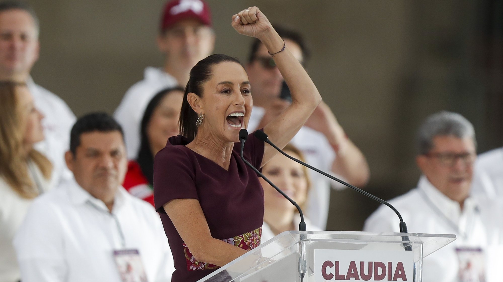 epa11378598 Presidential candidate of the Morena Party, Claudia Sheinbaum, speaks during a campaign event in the Zocalo of Mexico City, Mexico, 29 May 2024. Mexico is scheduled to hold general elections on 02 June 2024.  EPA/Isaac Esquivel