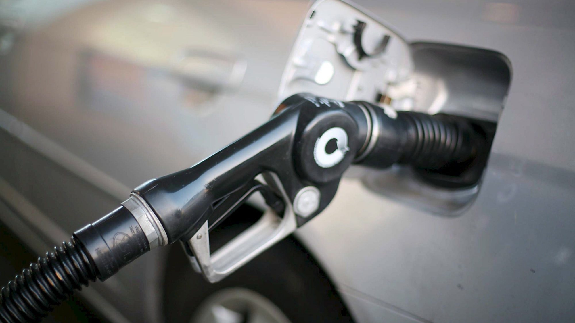 Os hipermercados mantêm as ofertas mais competitivas nos combustíveis rodoviários