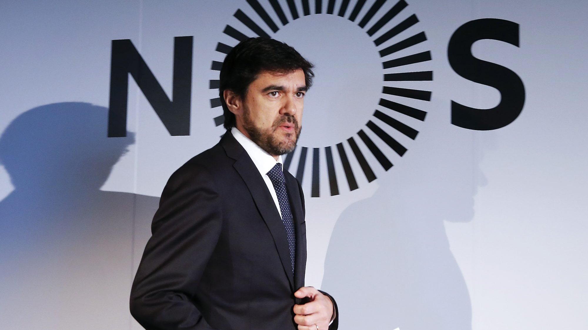 Miguel Almeida, presidente da Nos, assume que houve impacto nos investimentos com a subida de preços na eletrónica