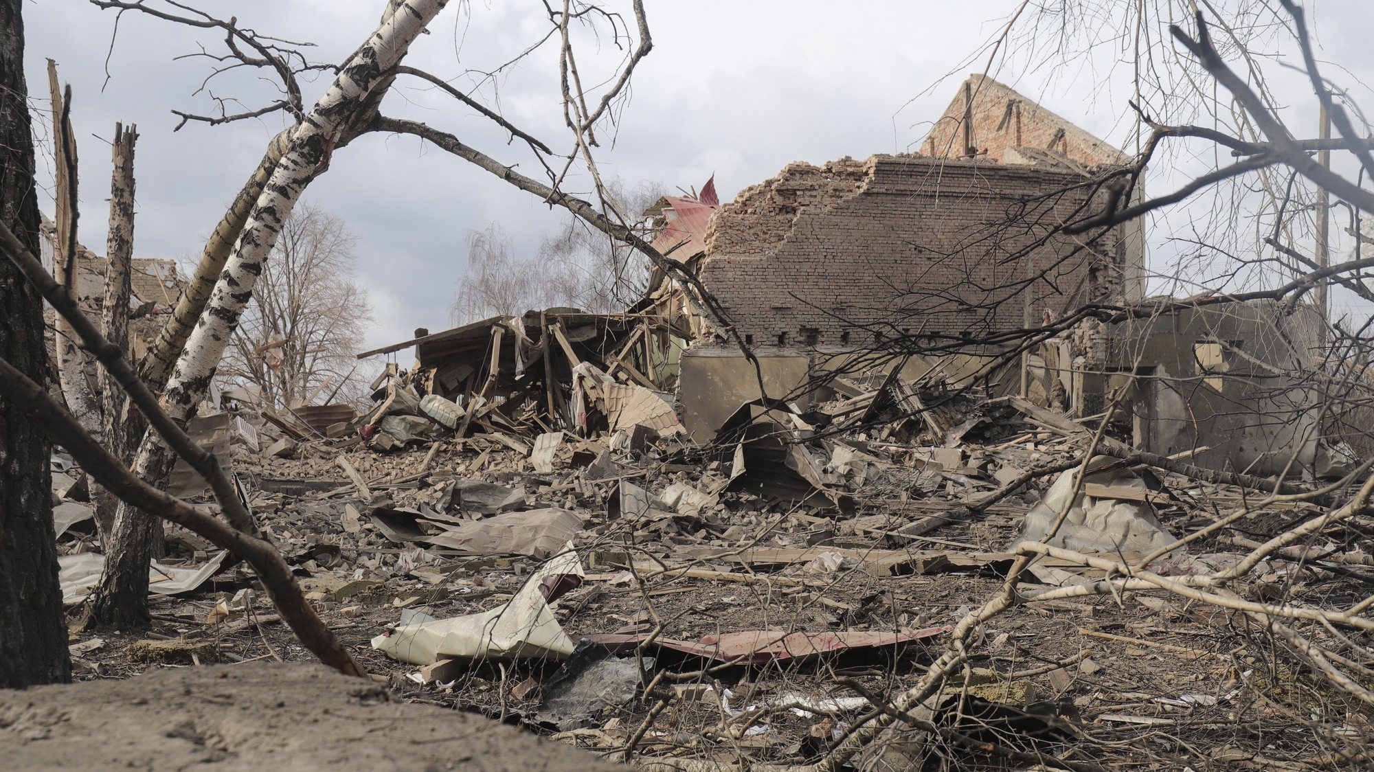 epa09801403 Aftermath of a shelling on the city of Byshiv near Kiev (Kyiv), Ukraine, 04 March 2022. Russian troops entered Ukraine on 24 February leading to a massive exodus of Ukrainians to neighboring countries as well as internal displacements.  EPA/STR