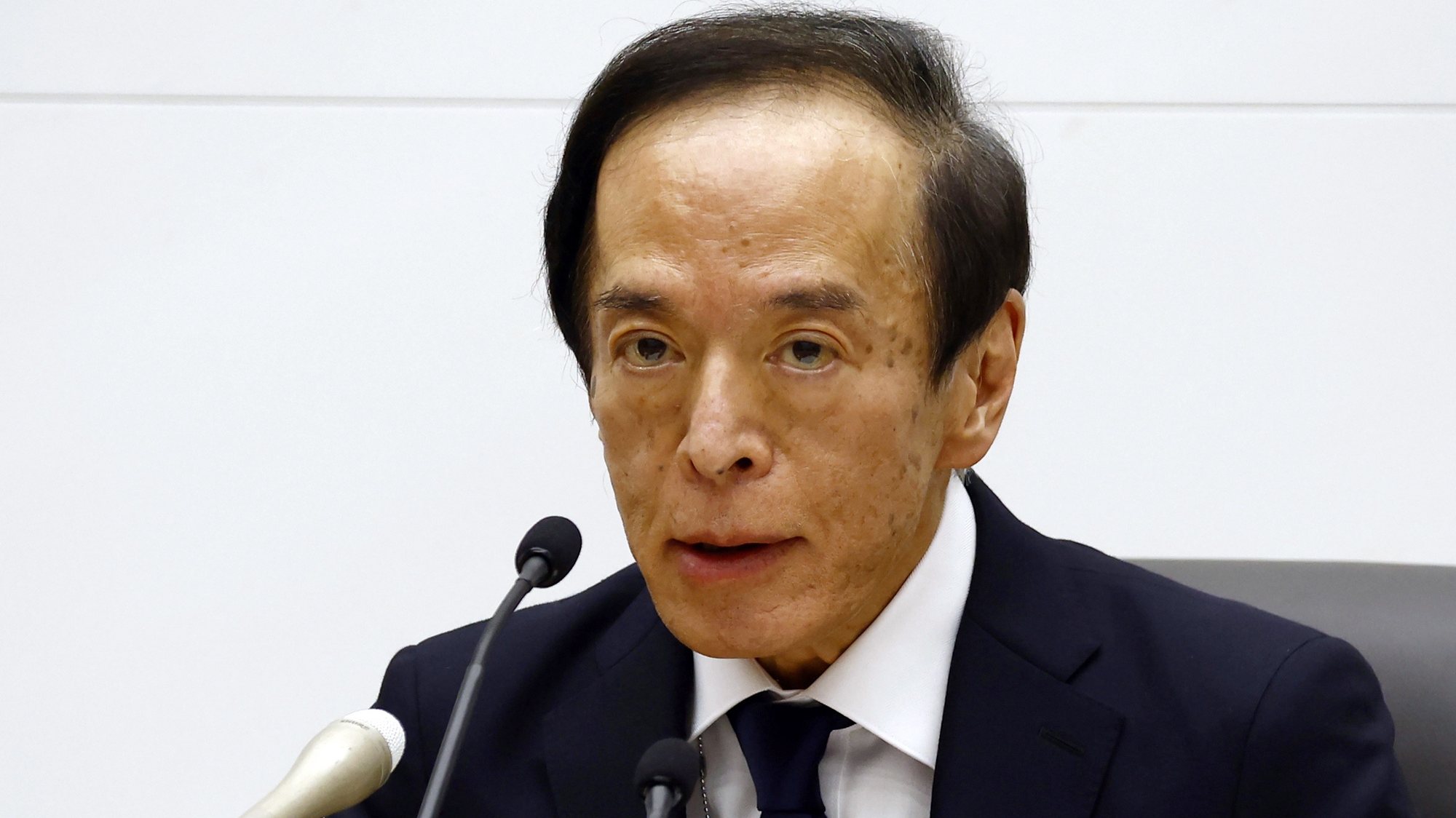 epa10567338 New Bank of Japan Governor Kazuo Ueda speaks during a press conference at the central bank headquarters in Tokyo, Japan, 10 April 2023. Ueda said he is condidering keeping the current monetary easing policy.  EPA/JAPAN POOL JAPAN OUT EDITORIAL USE ONLY/