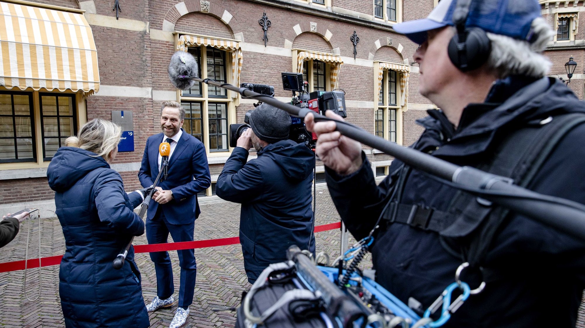 epa09618759 Hugo de Jonge, outgoing Minister of Health, Welfare and Sport, addressed the press on arrival for the weekly Council of Ministers, at the Binnenhof in The Hague, The Netherlands, 03 December 2021.  EPA/Sem van der Wal
