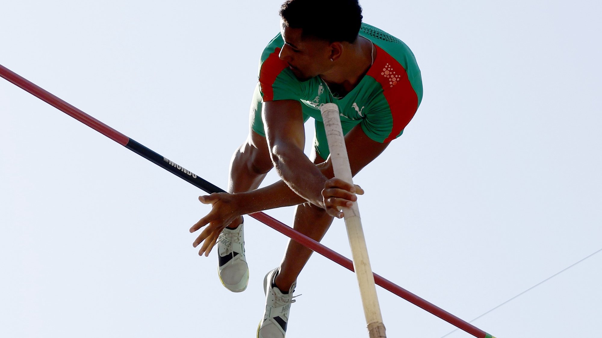 epa10815038 Pedro Buaro of Portugal competes in the Men&#039;s Pole Vault qualification at the World Athletics Championships Budapest, Hungary, 23 August 2023.  EPA/ROBERT GHEMENT
